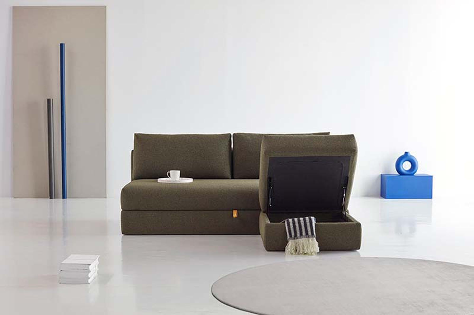 Das Osvald Sofabett 150 von Innovation Living bietet stilvolle Flexibilität und ist ideal für kompakte Wohnräume und spontane Übernachtungen.