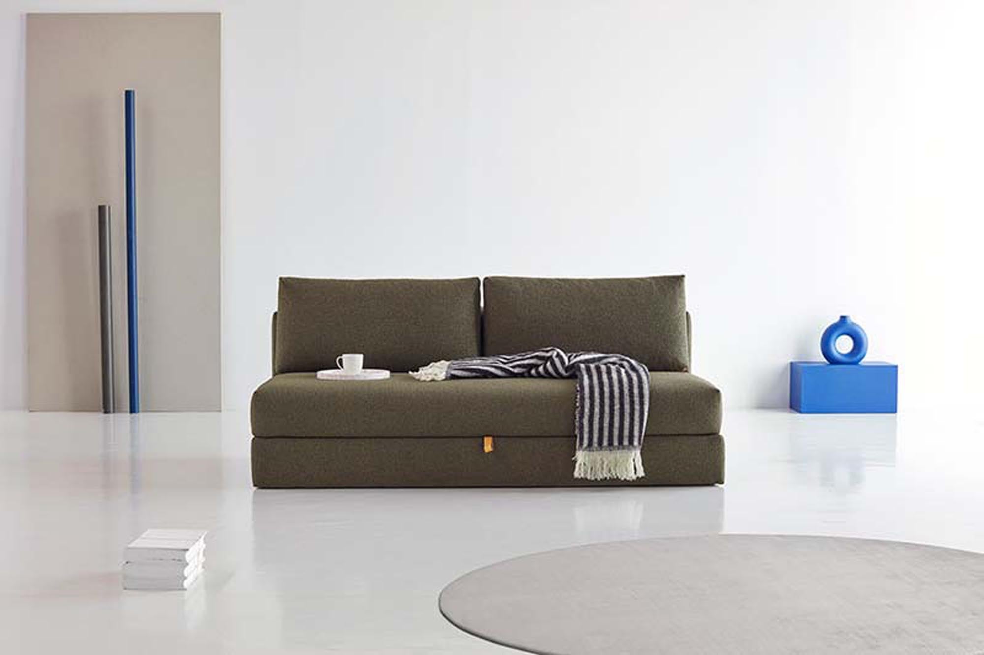 Das Osvald Sofabett 150 von Innovation Living vereint modernes Design mit praktischer Funktionalität – perfekt für kleine Räume und Gäste.