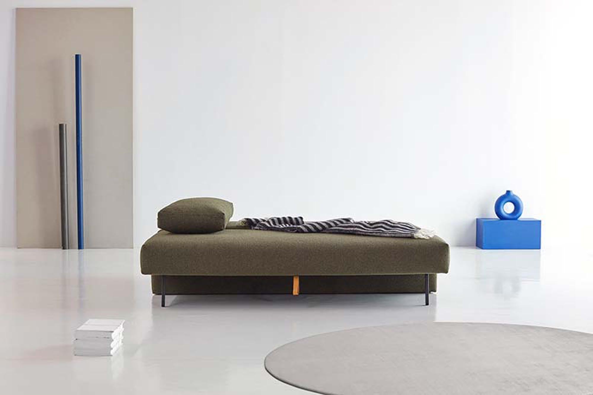 Das Osvald Sofabett 150 von Innovation Living vereint modernes Design mit praktischer Funktionalität – perfekt für kleine Räume und Gäste.