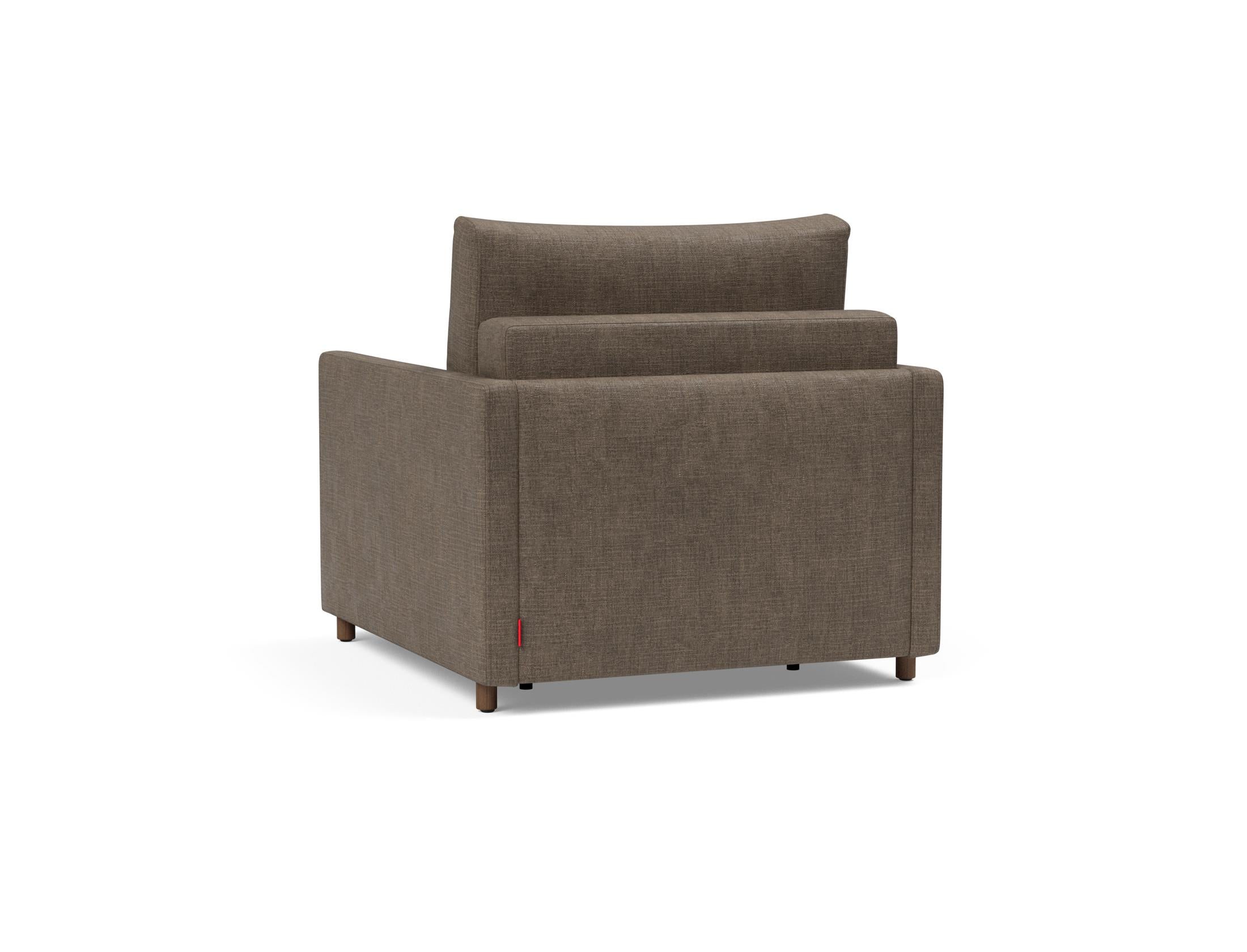 Der Neah Sessel von Innovation Living besticht durch seine eleganten Slim Armlehnen und bietet zeitgemässen Komfort für Ihr Zuhause.