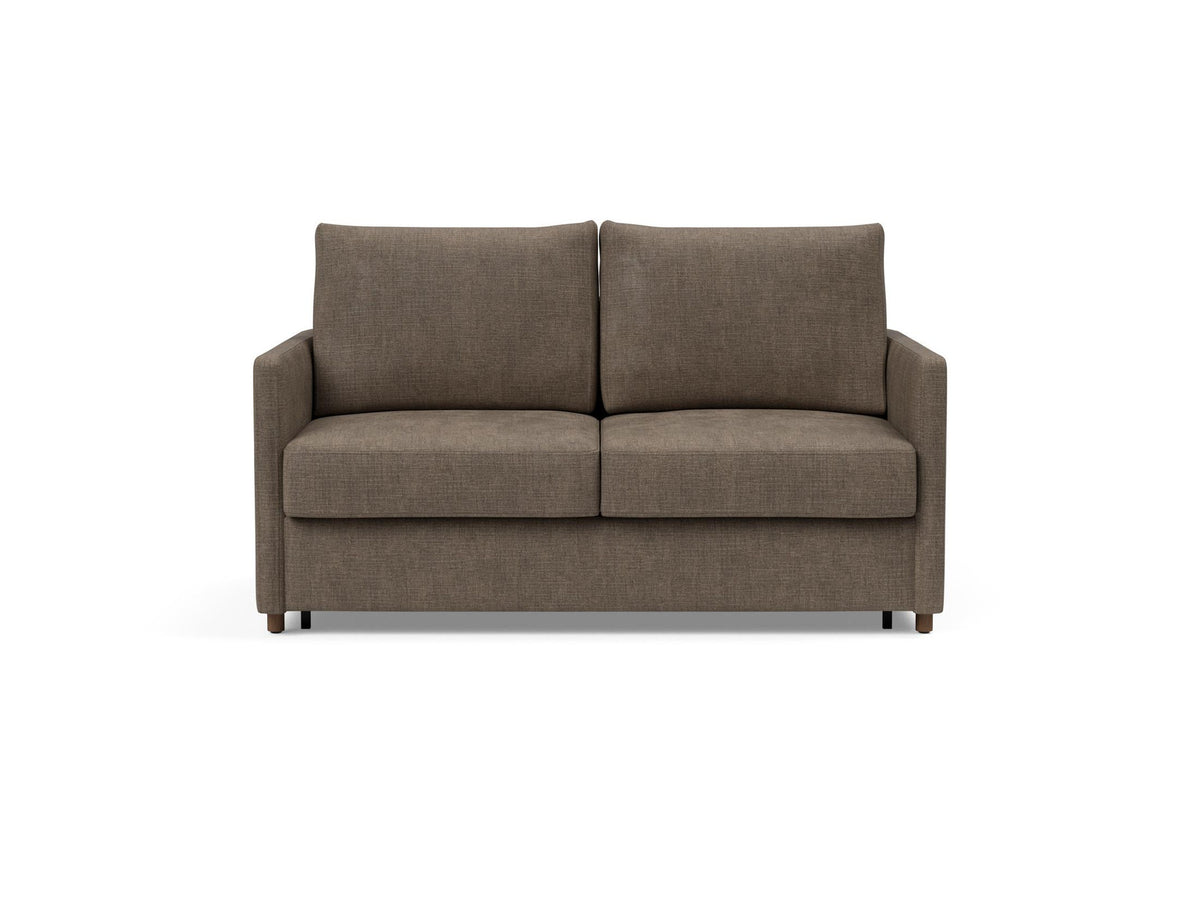 Neah 140 Schlafsofa mit Slim Armlehnen in 411 Esina Cedar Brown präsentiert im Onlineshop von KAQTU Design AG. Bettsofa ist von Innovation Living