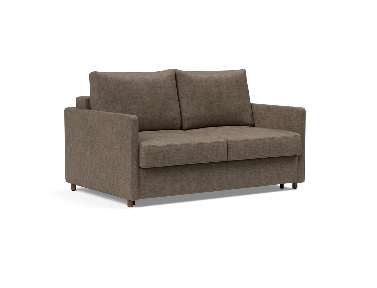 Neah 140 Schlafsofa mit Slim Armlehnen in 411 Esina Cedar Brown präsentiert im Onlineshop von KAQTU Design AG. Bettsofa ist von Innovation Living