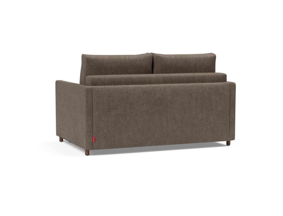 Neah 140 Schlafsofa mit Slim Armlehnen in 411 Esina Cedar Brown präsentiert im Onlineshop von KAQTU Design AG. Bettsofa ist von Innovation Living
