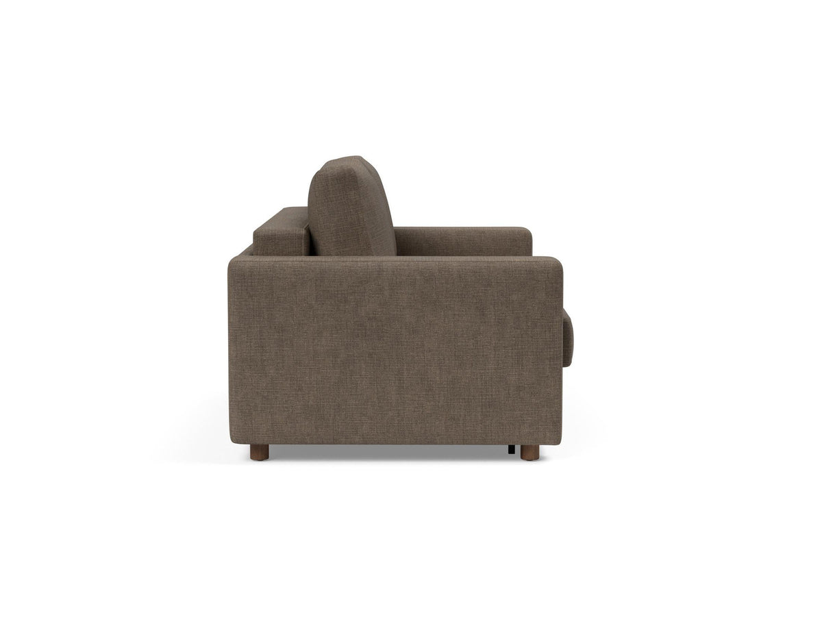 Neah 140 Schlafsofa mit Standard Armlehnen in 411 Esina Cedar Brown präsentiert im Onlineshop von KAQTU Design AG. Bettsofa ist von Innovation Living