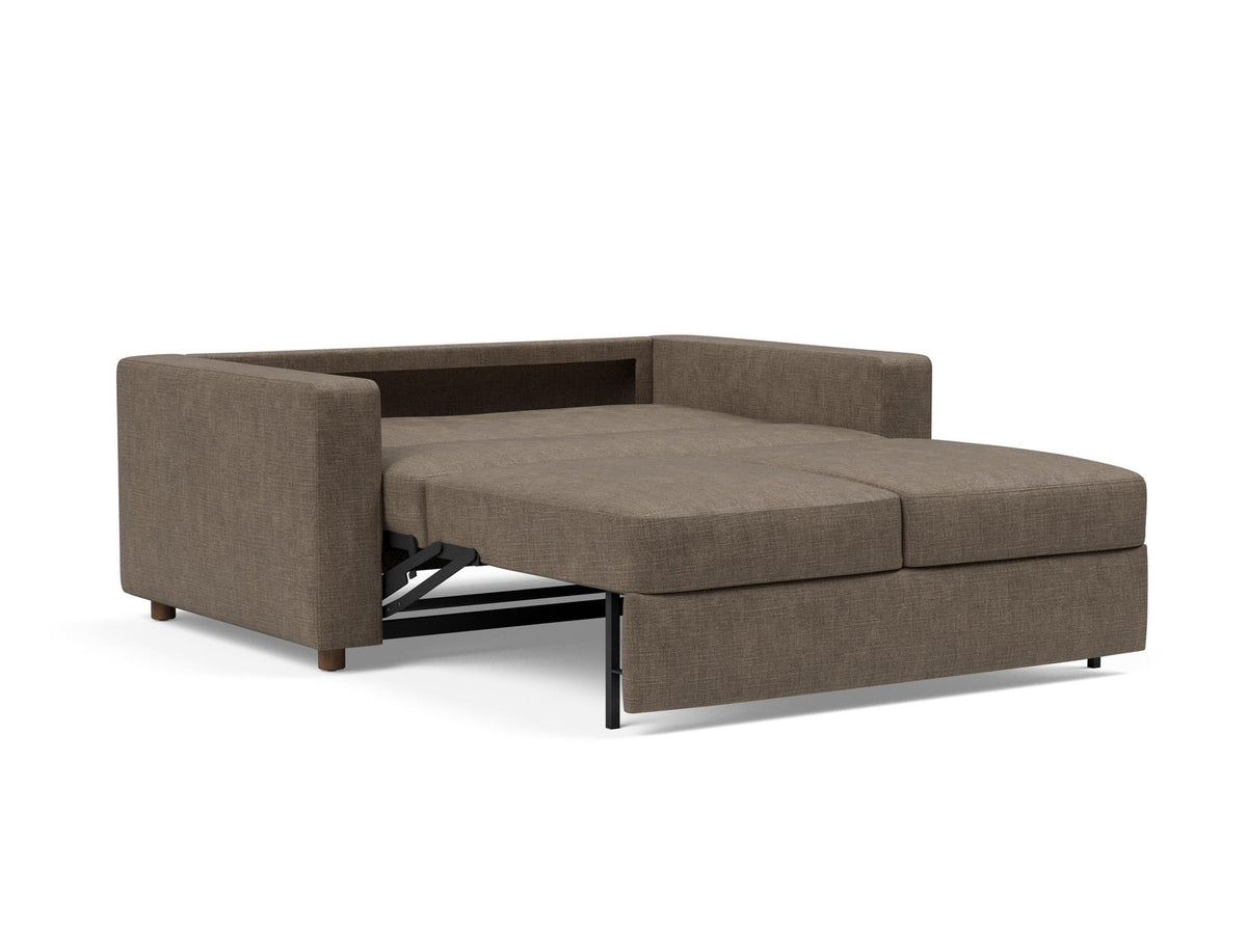 Neah 140 Schlafsofa mit Standard Armlehnen in 411 Esina Cedar Brown präsentiert im Onlineshop von KAQTU Design AG. Bettsofa ist von Innovation Living