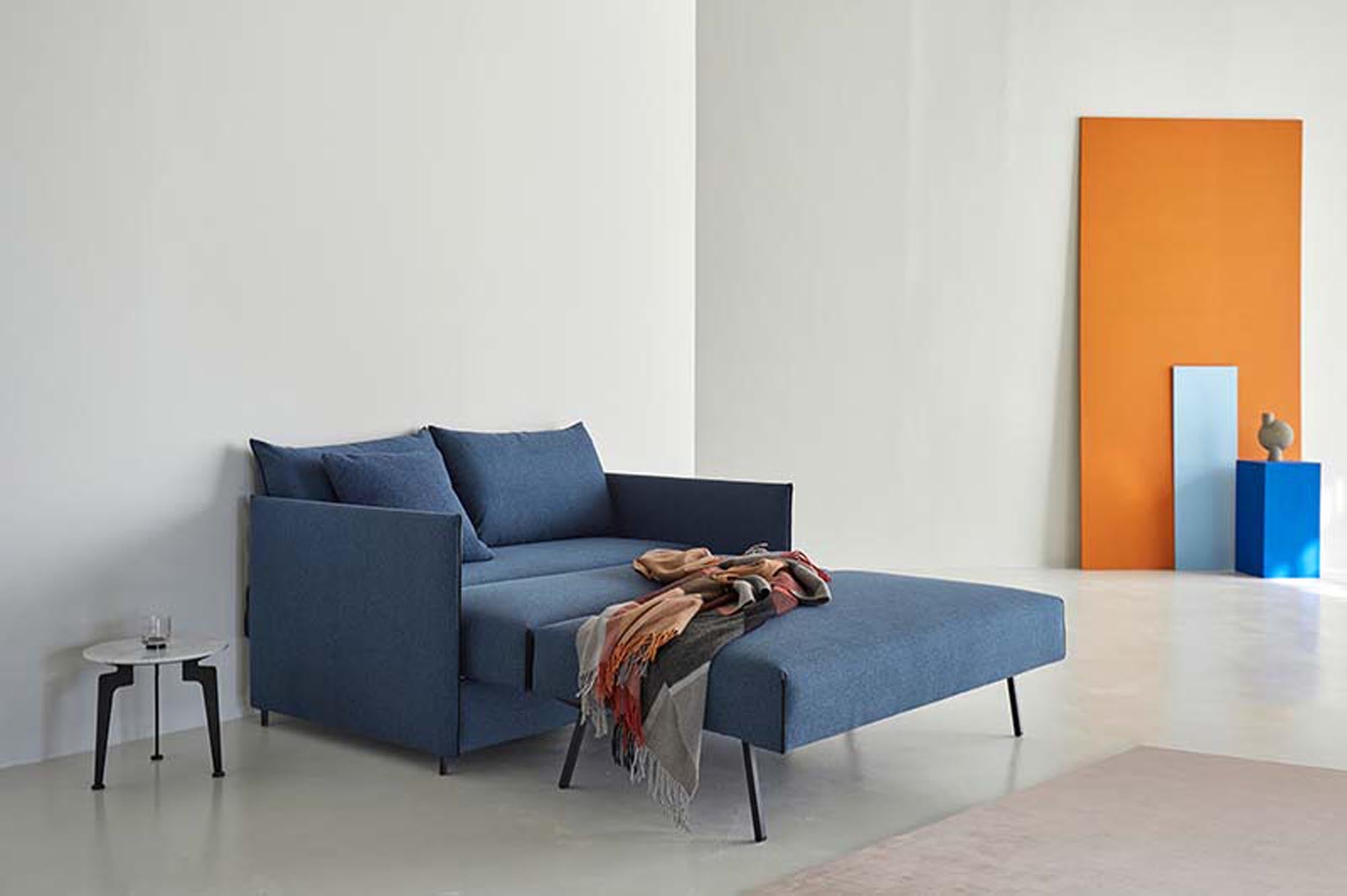Das Luoma Bettsofa von Innovation Living vereint modernes Design mit hoher Funktionalität – perfekt für stilvolle und platzsparende Wohnlösungen.