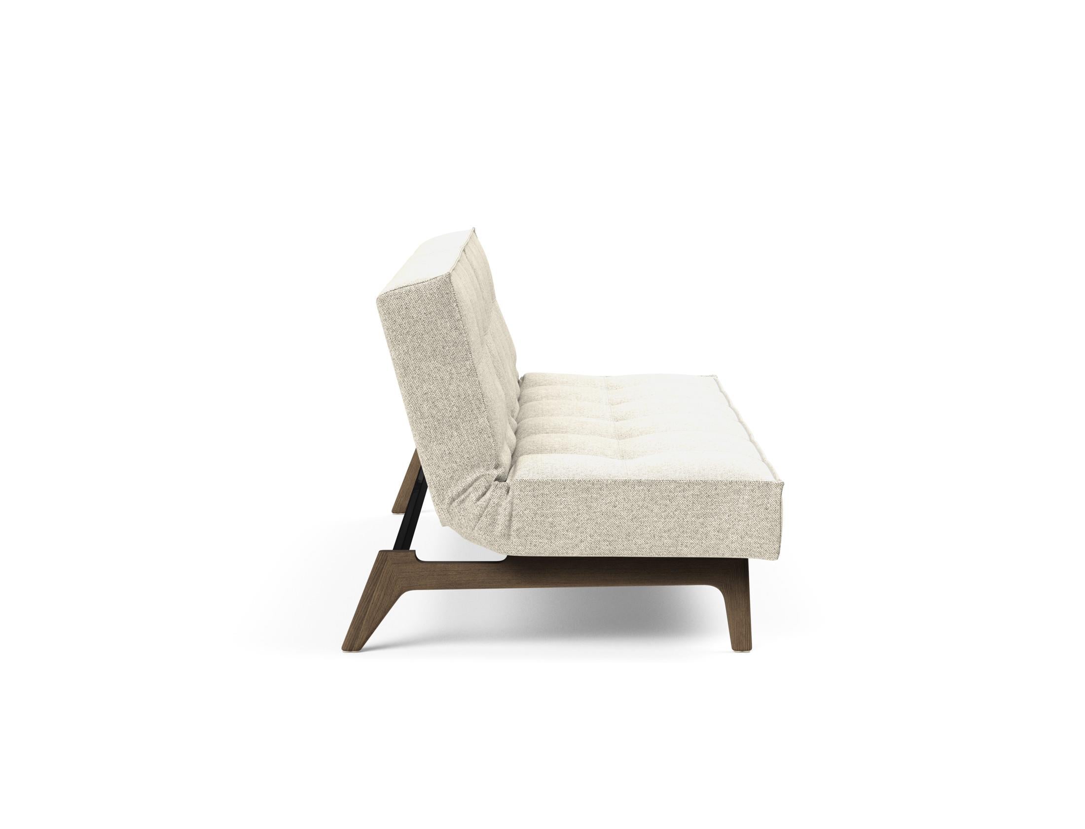 Das Splitback Sofabett 115 Eik von Innovation Living bietet modernes Design und vielseitige Nutzung – perfekt für jedes Zuhause und überraschende Übernachtungen.