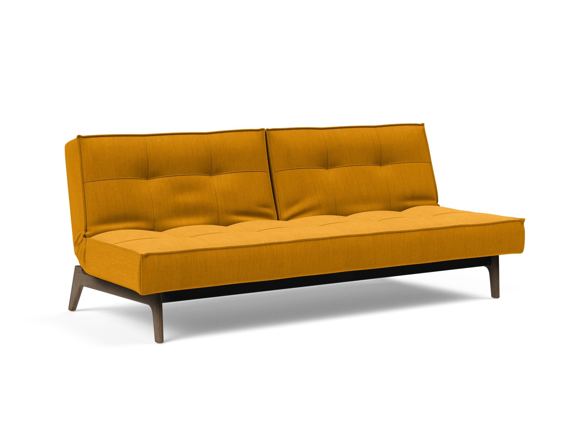 Erleben Sie das Splitback Sofabett 115 Eik von Innovation Living – ein elegantes, multifunktionales Möbelstück, das perfekten Schlafkomfort bietet.