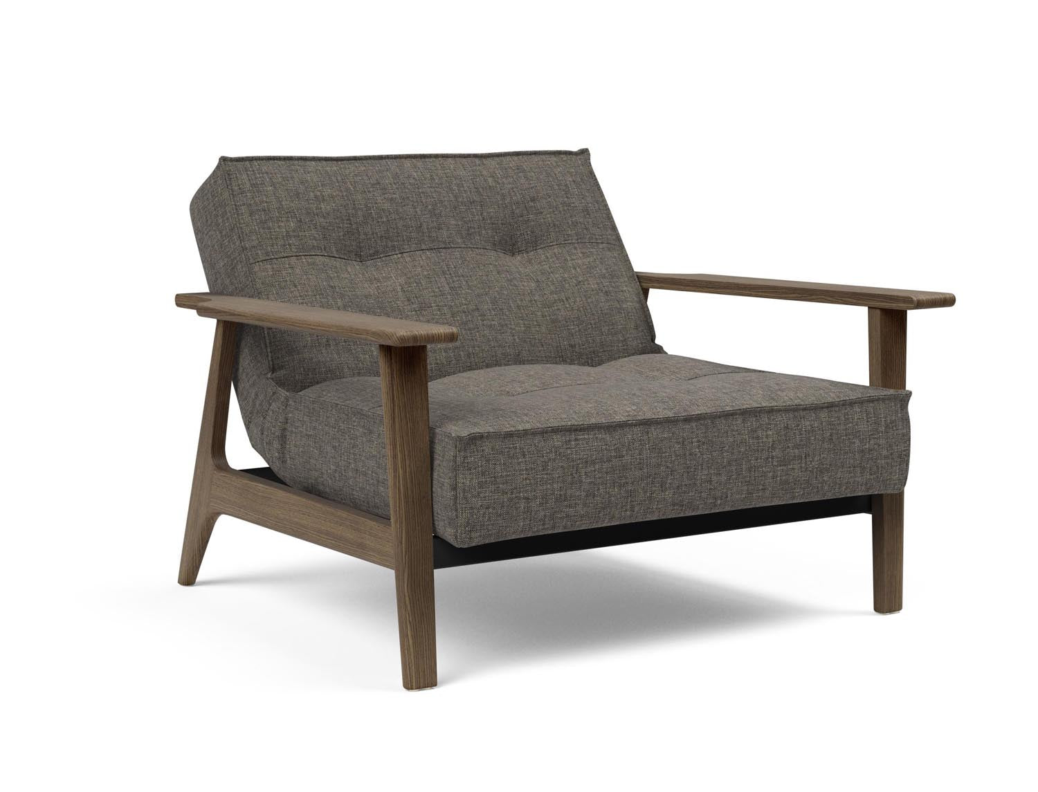 Erleben Sie den Splitback Frej Sessel: modernes dänisches Design, hochwertige Materialien und vielseitige Nutzungsmöglichkeiten für Ihr Zuhause.