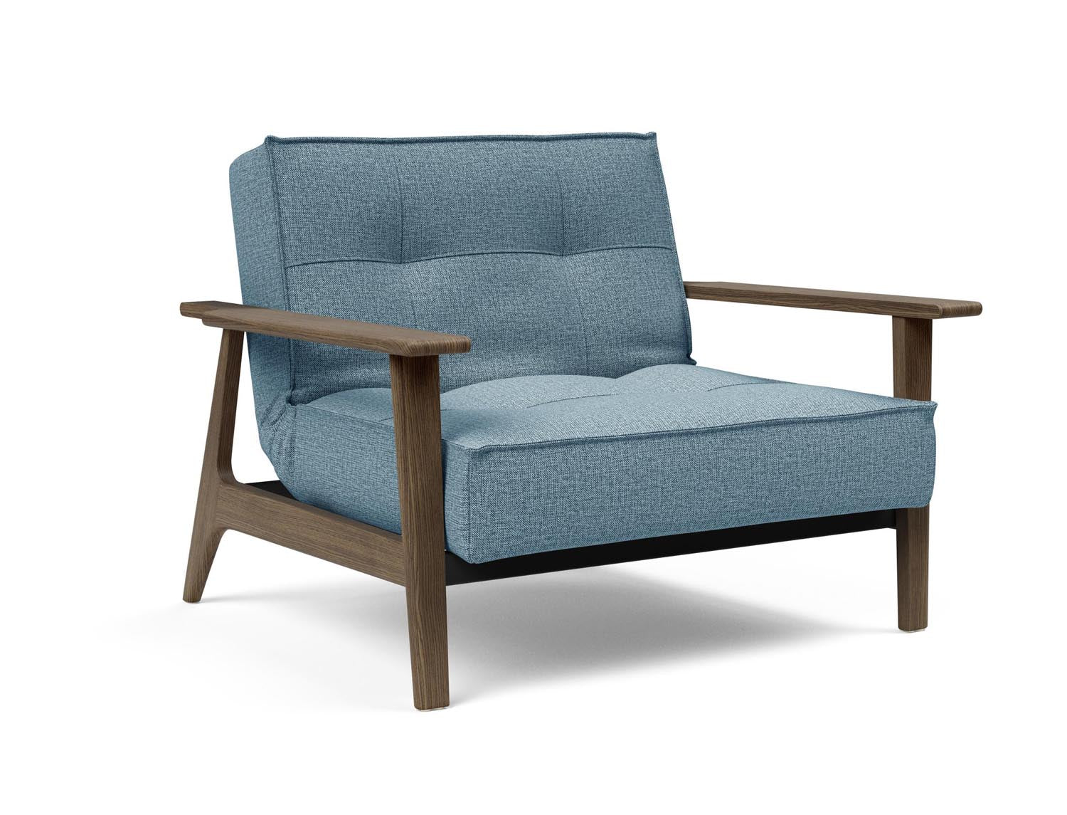 Erleben Sie den Splitback Frej Sessel: modernes dänisches Design, hochwertige Materialien und vielseitige Nutzungsmöglichkeiten für Ihr Zuhause.