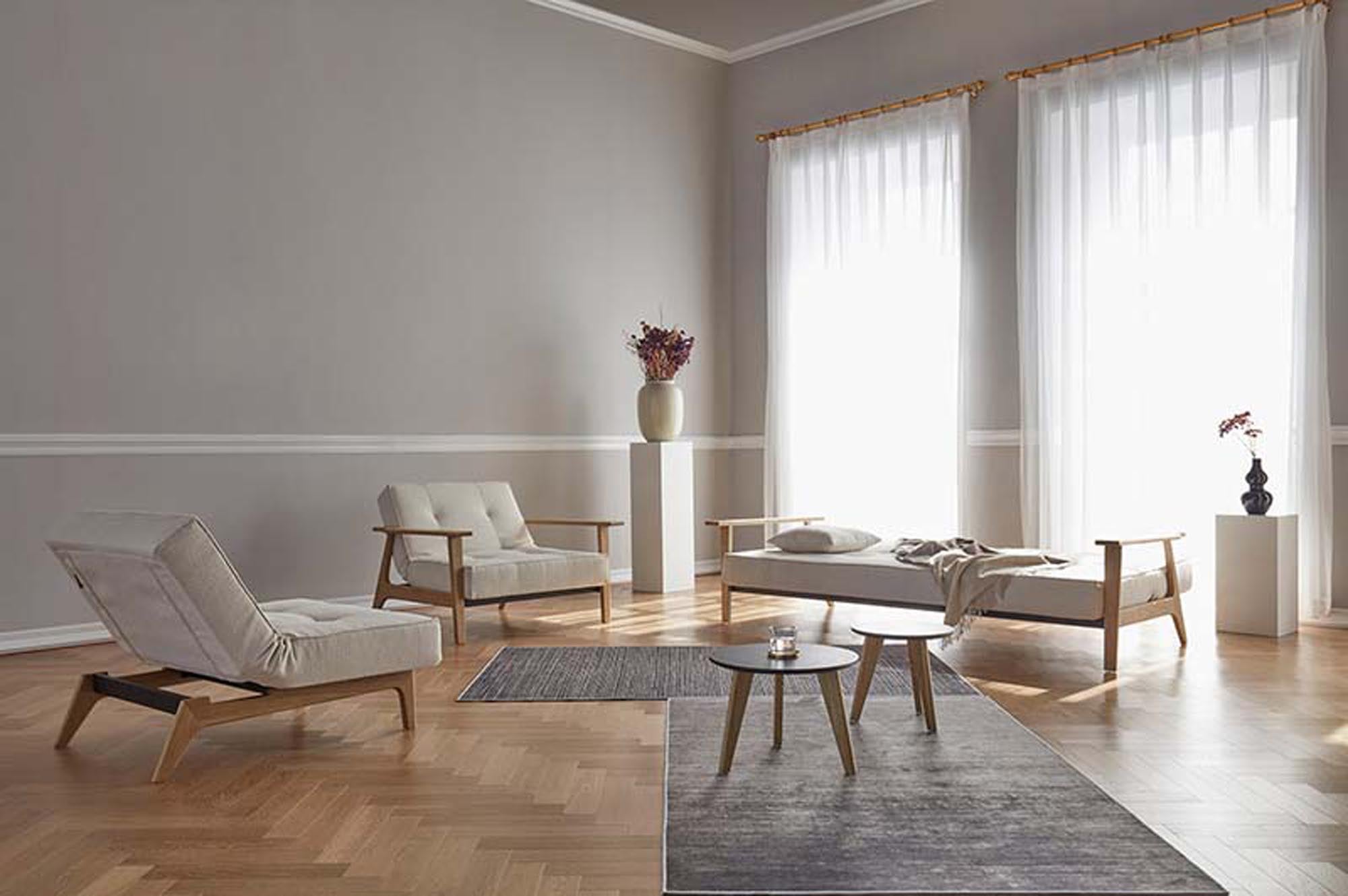 Erleben Sie den Splitback Frej Sessel: modernes dänisches Design, hochwertige Materialien und vielseitige Nutzungsmöglichkeiten für Ihr Zuhause.