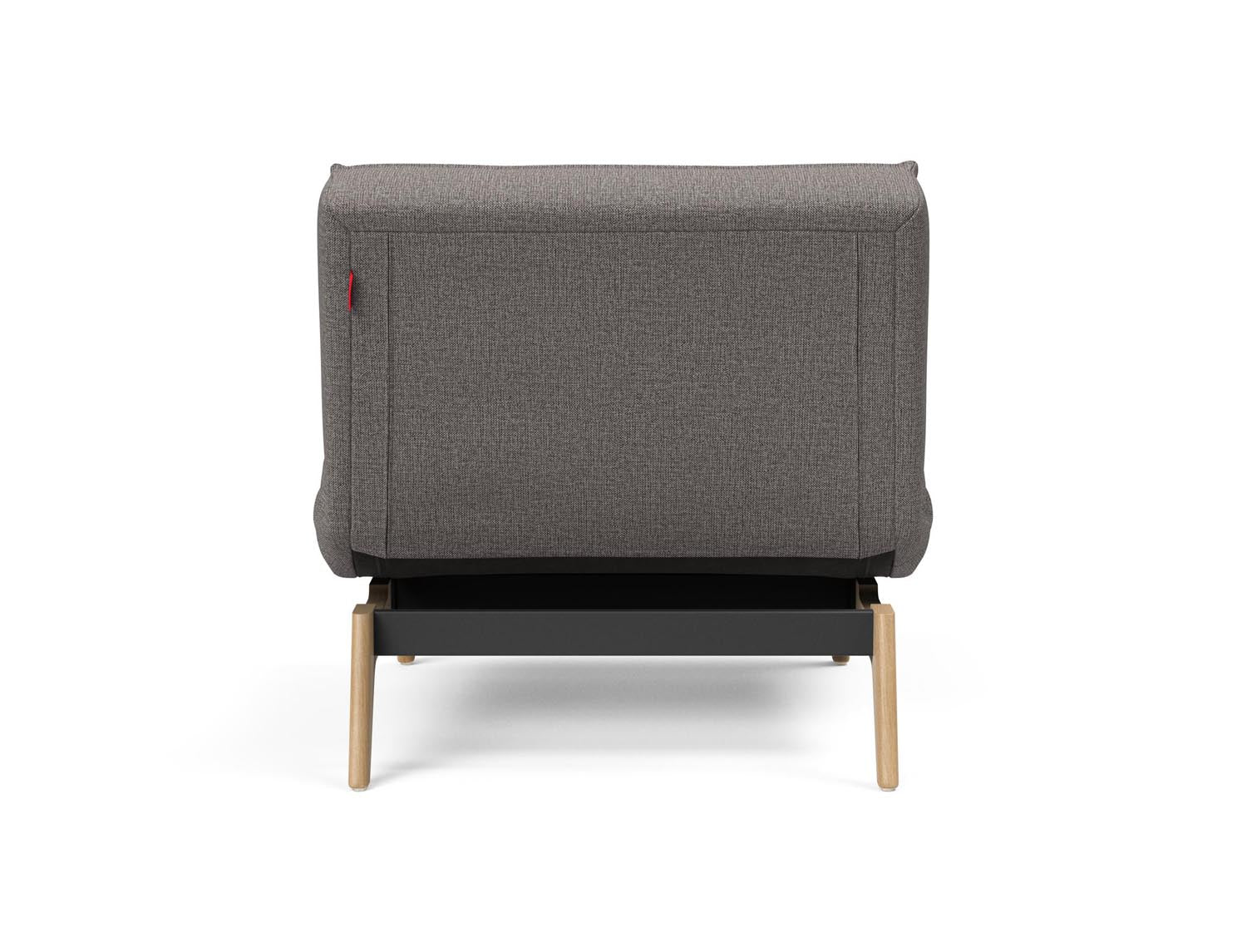 Entdecken Sie den Splitback Eik Sessel von Innovation Living – ein stilvoller, flexibler Sessel aus robustem Eichenholz und Stahl, perfekt für Ihr modernes Zuhause.