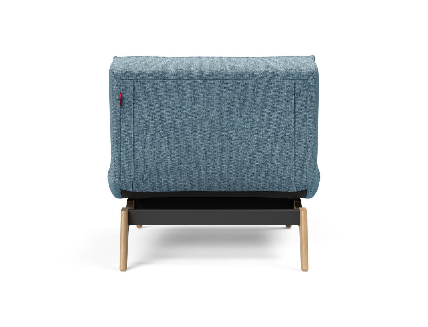 Erleben Sie den Splitback Eik Sessel von Innovation Living – ein stilvoller, flexibler Sessel aus hochwertigem Eichenholz und Stahl, ideal für jedes Zuhause.