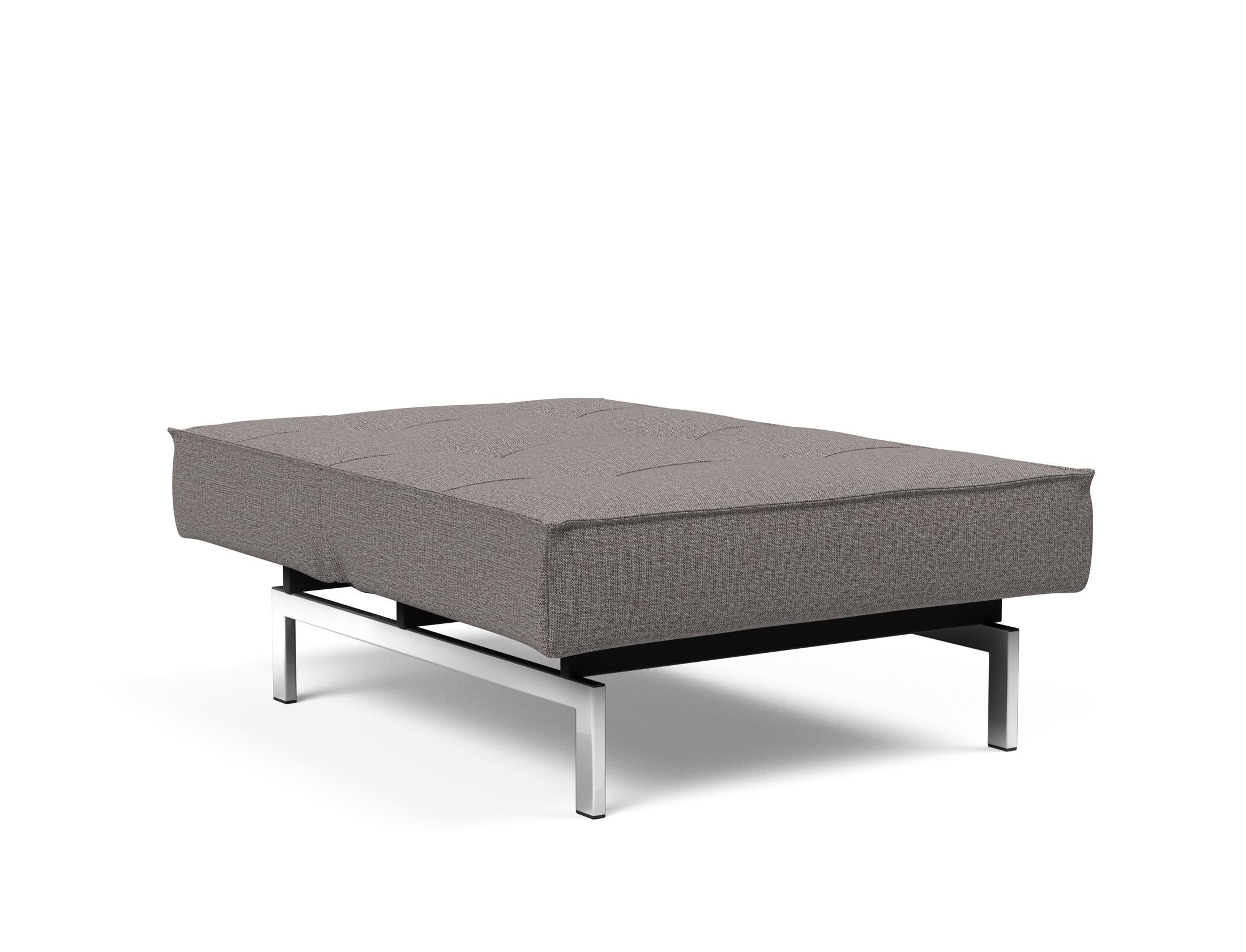Entdecken Sie den Splitback Chrome Sessel: Stilvolles, modernes Design mit Chrombeinen, ideal für flexible Wohnräume und als praktische Liegefläche.