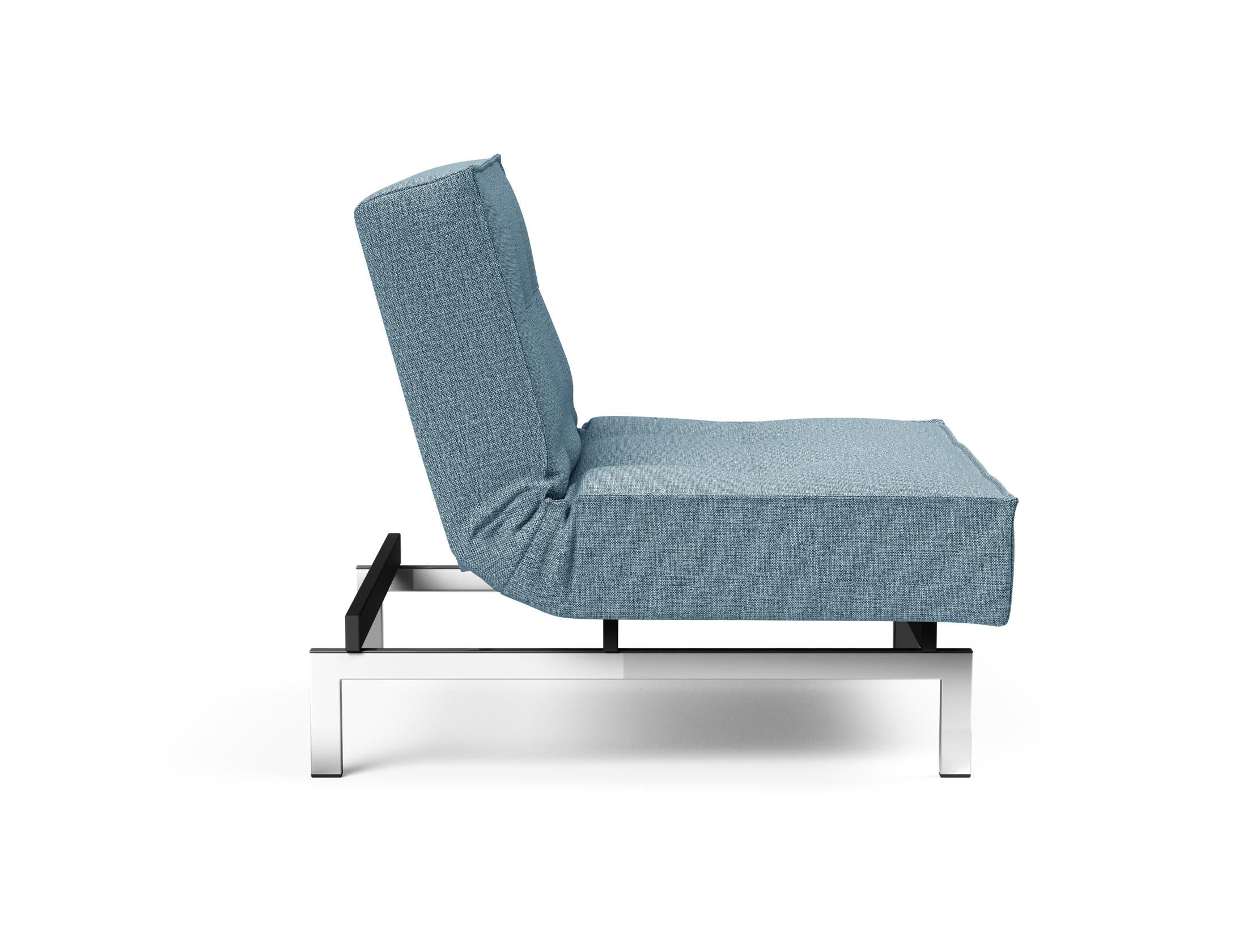 Entdecken Sie den Splitback Chrome Sessel: Stilvolles, modernes Design mit Chrombeinen, ideal für flexible Wohnräume und als praktische Liegefläche.