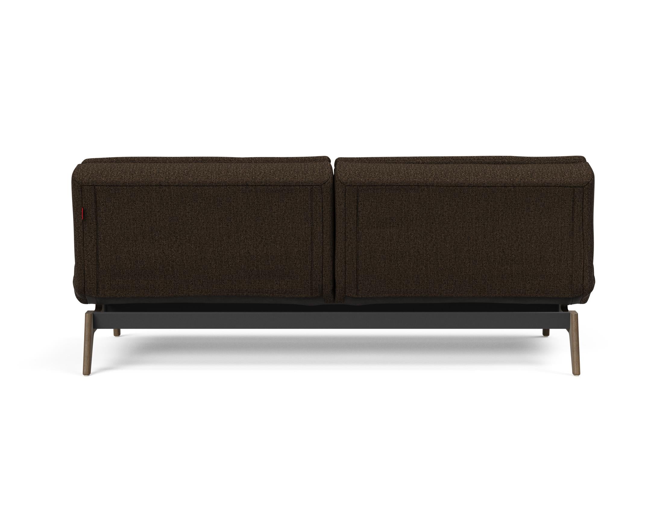 Erleben Sie das vielseitige Dublexo Eik Schlafsofa 115 in edler Rauch-Eiche – perfekt für modernes Wohnen und erholsame Nächte.