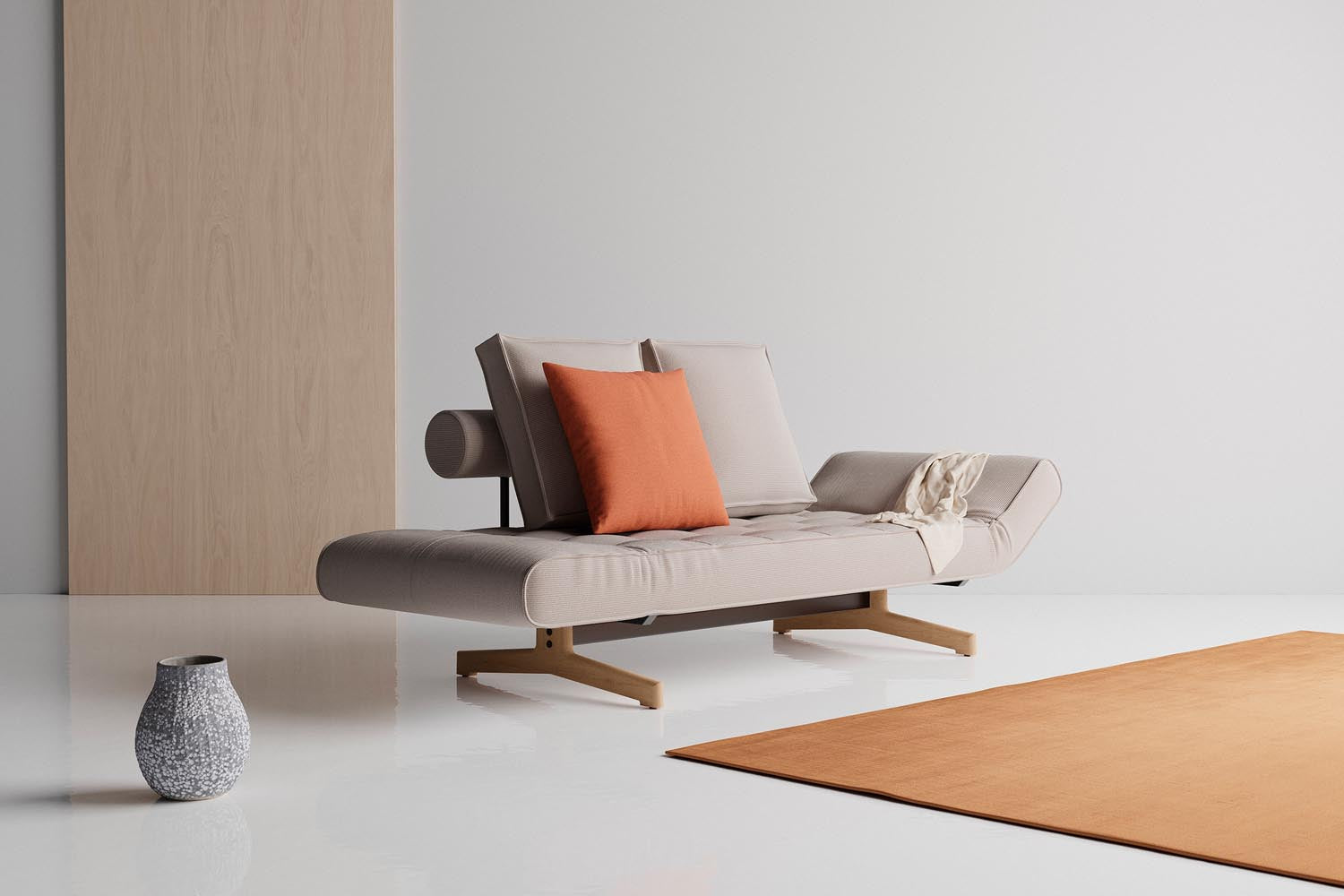 Erleben Sie das Ghia Klappsofa 80 Eiche von Innovation Living – ein elegantes Möbelstück, das Komfort und Funktionalität für kleine Räume vereint.