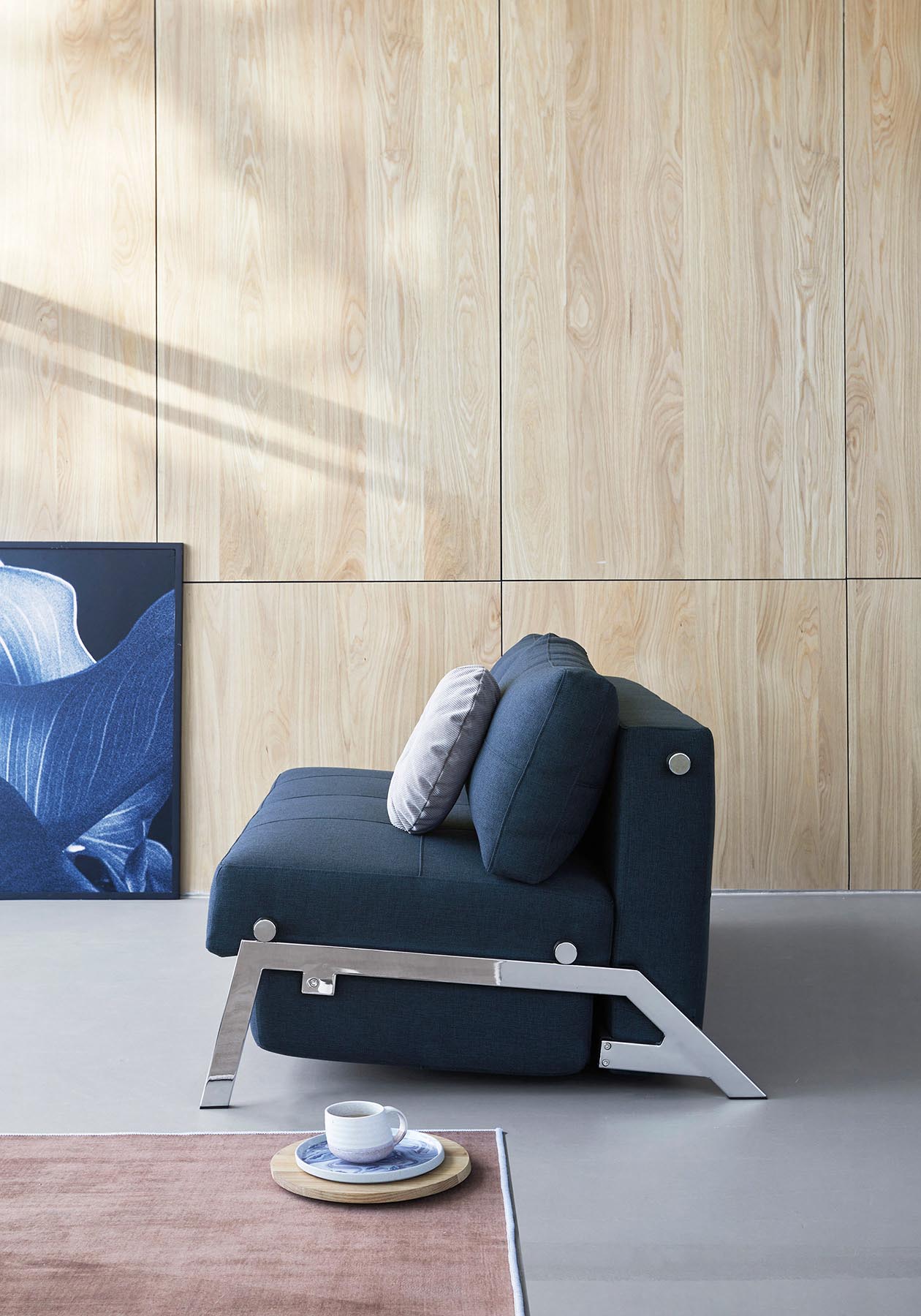 Das Cubed Klappsofa 140 von Innovation Living vereint modernes Design und praktische Funktionalität. Ideal für Gäste und kleine Räume!