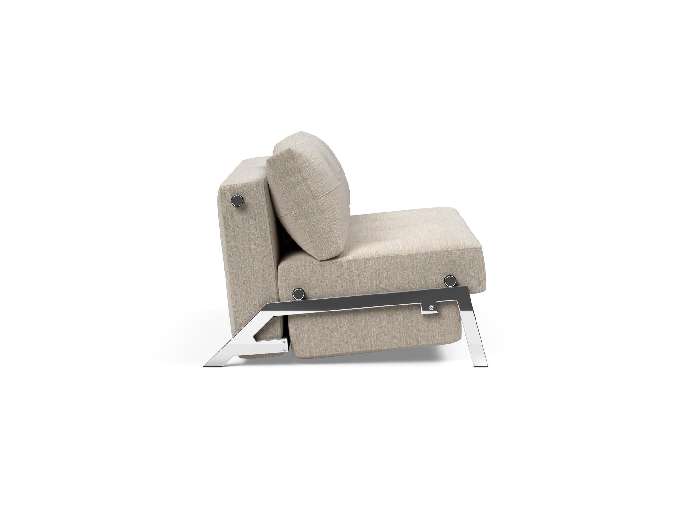 Cubed Klappsofa 140: Stilvolles Sofa mit cleverem Klappmechanismus. Ideal für kleine Räume, bietet Komfort und praktischen Stauraum.