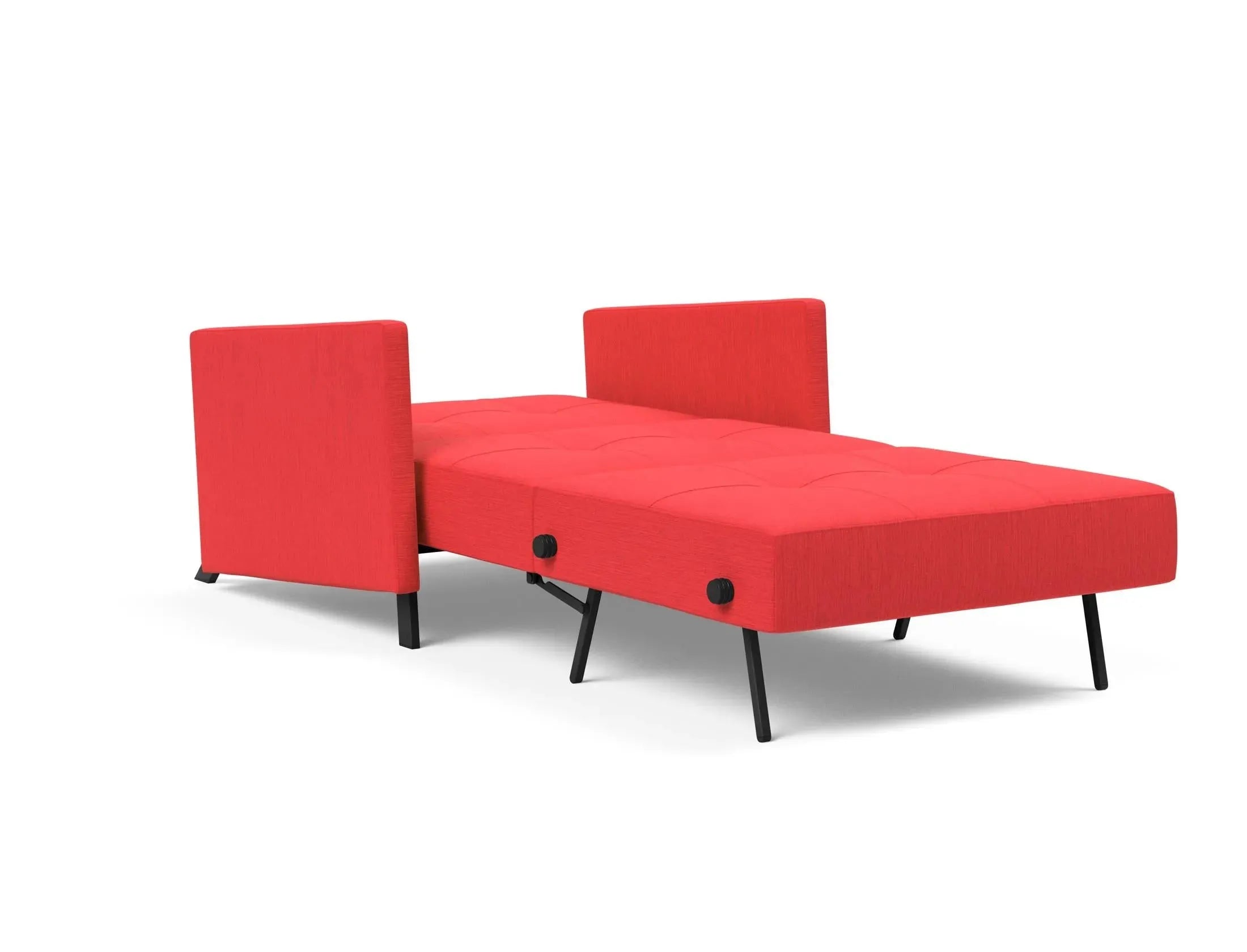 Cubed Sessel 90 mit Armlehnen in 511 Elegance Red präsentiert im Onlineshop von KAQTU Design AG. Sessel ist von Innovation Living