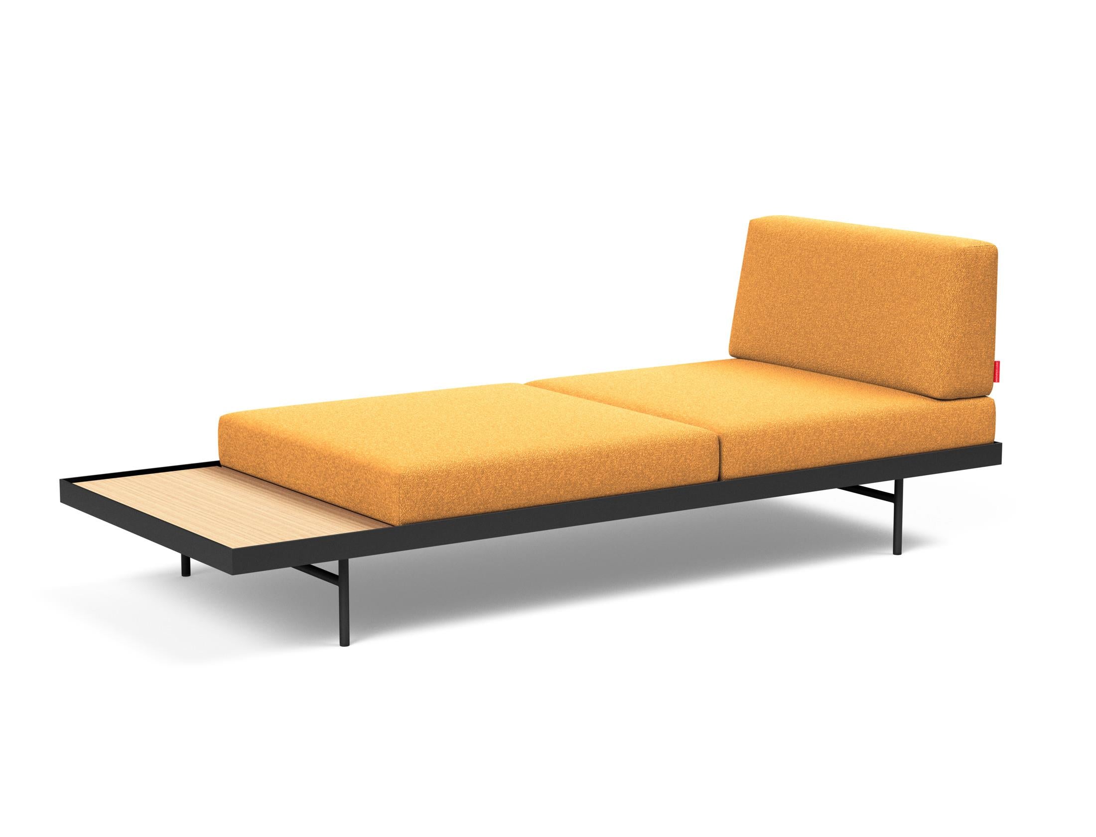 Erleben Sie das Puri Klappsofa mit Tisch von Innovation Living – ein elegantes Möbelstück, das Komfort und Vielseitigkeit perfekt vereint.