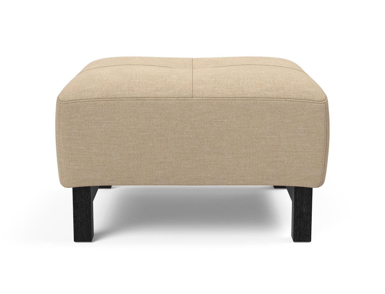 Entdecken Sie die Bifrost D.E.L. Ottoman von Innovation Living – stilvolles Design aus schwarzer Eiche, vielseitig einsetzbar und perfekt kombinierbar.