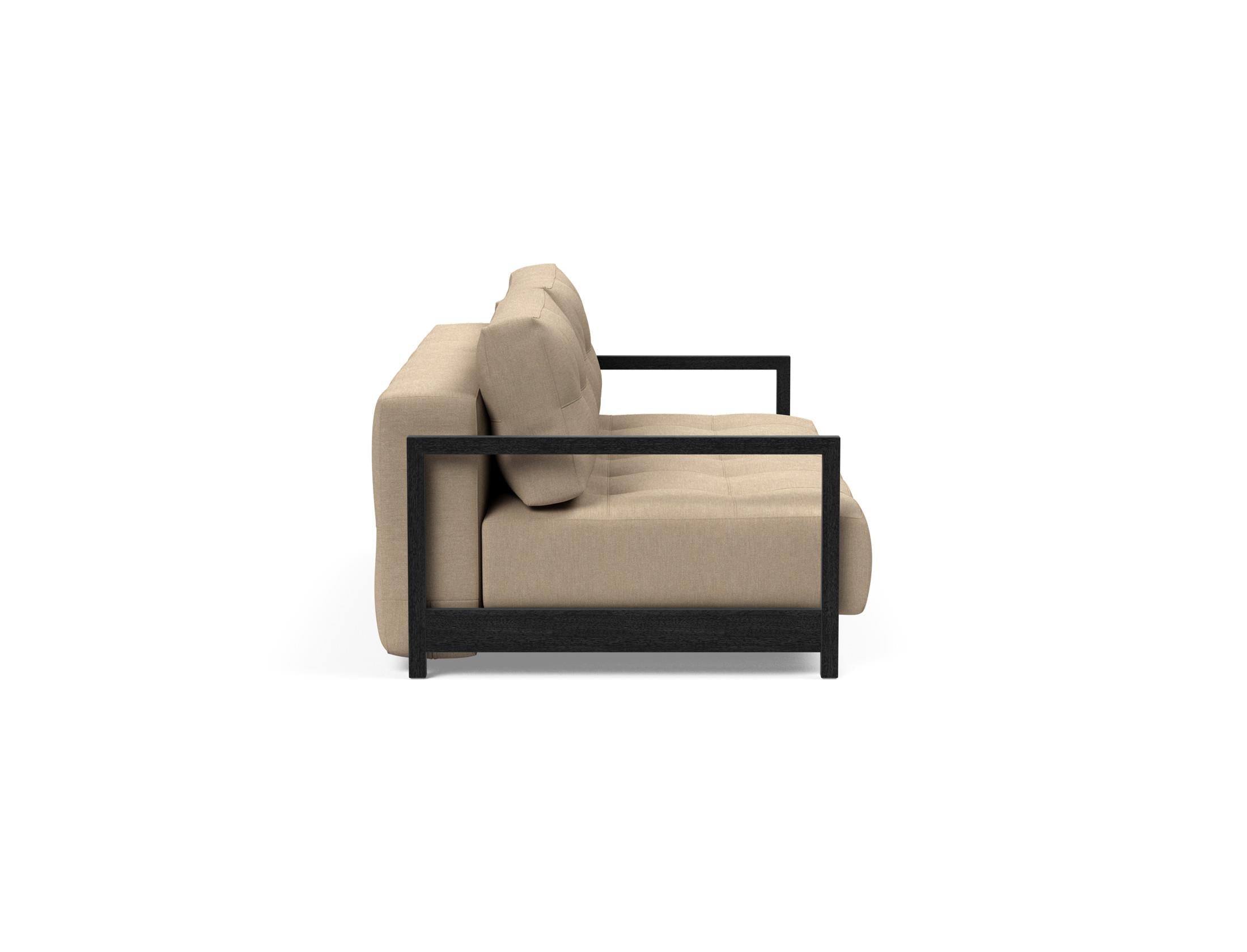 Entdecken Sie das Bifrost Bettsofa 150 von Innovation Living: stilvolles Design, hochwertige Matratze, ideal für kleine Wohnungen und Gästezimmer.