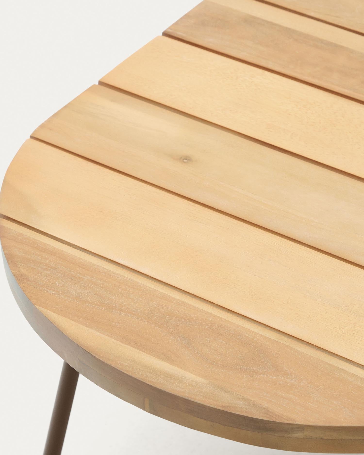Outdoor-Couchtisch aus Akazienholz und Seil, braun, Ø 100 x 50 cm, FSC-zertifiziert, stilvoll und nachhaltig von Kave Home.