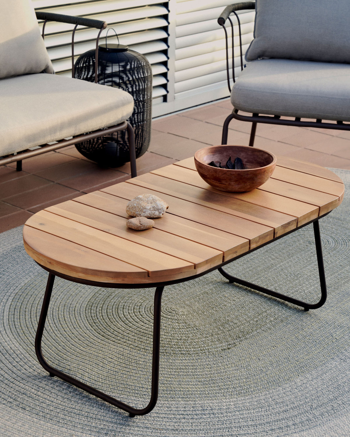 Salguer Couchtisch outdoor massives Akazienholz Seil in Braun Ø 100 x 50 cm FSC 100% in Braun, Natur präsentiert im Onlineshop von KAQTU Design AG. Loungetisch ist von Kave Home