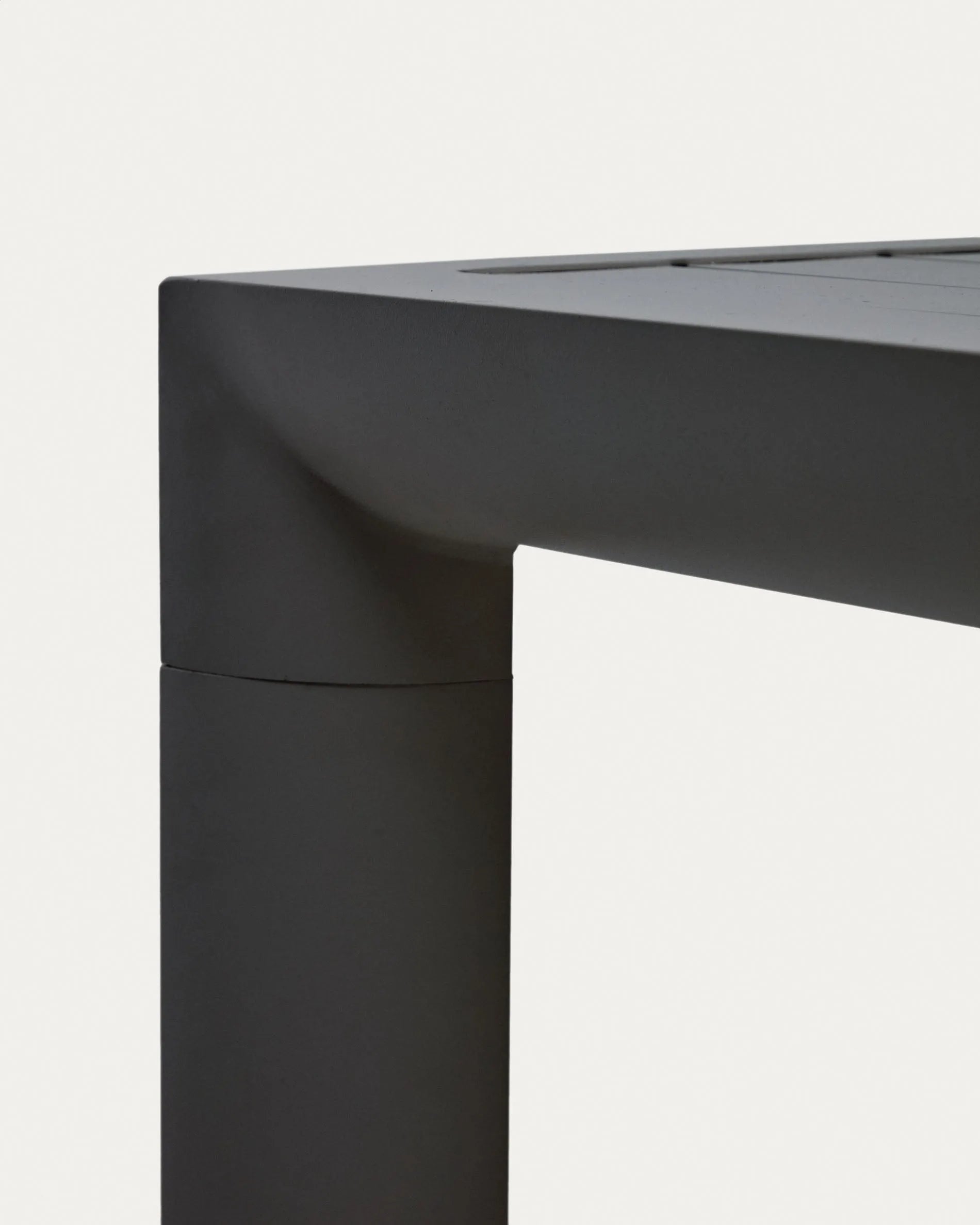 Moderner Gartentisch aus Aluminium, graues Finish, 180x90 cm, robust und stilvoll, ideal für Garten oder Terrasse.