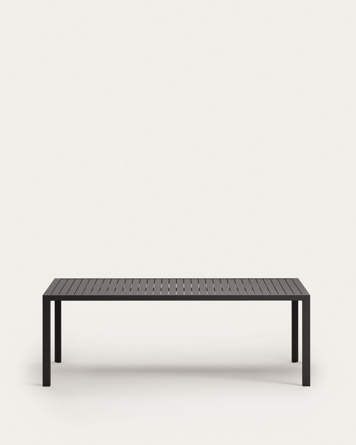 Gartentisch Culip aus Aluminium mit grauem Finish 220 x 100 cm in Grau präsentiert im Onlineshop von KAQTU Design AG. Gartentisch ist von Kave Home