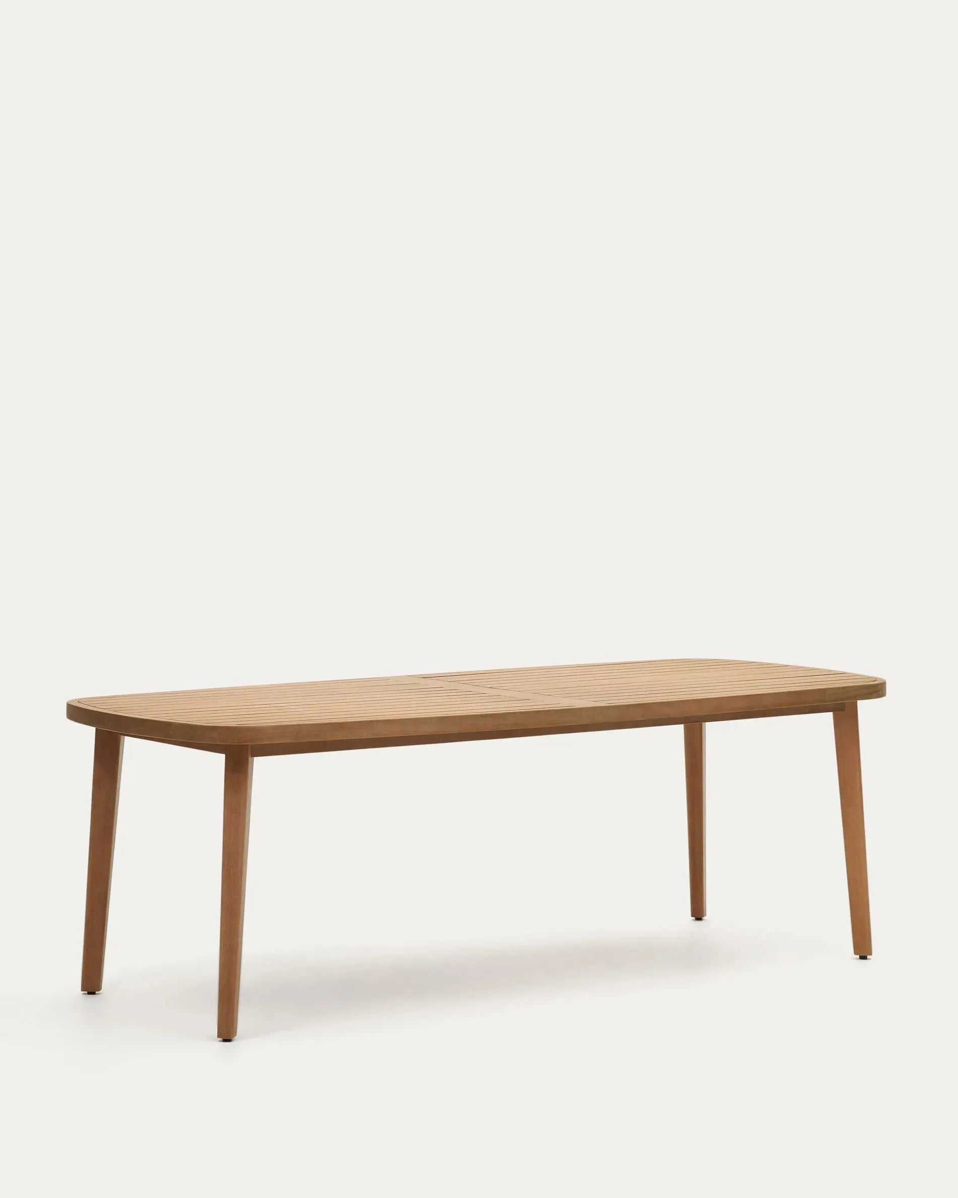 Massiver Eukalyptustisch für den Außenbereich, 225x100 cm, FSC-zertifiziert, langlebig und stilvoll von Kave Home.