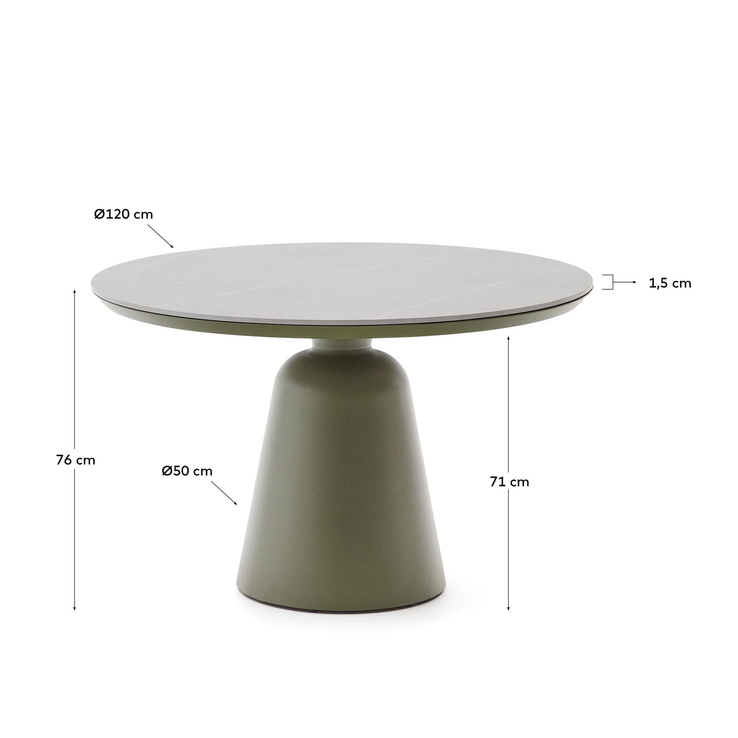 Genießen Sie den eleganten Tudons Outdoor-Tisch von Kave Home mit robuster Aluminiumstruktur und pflegeleichter Keramikplatte, Ø 120 cm.