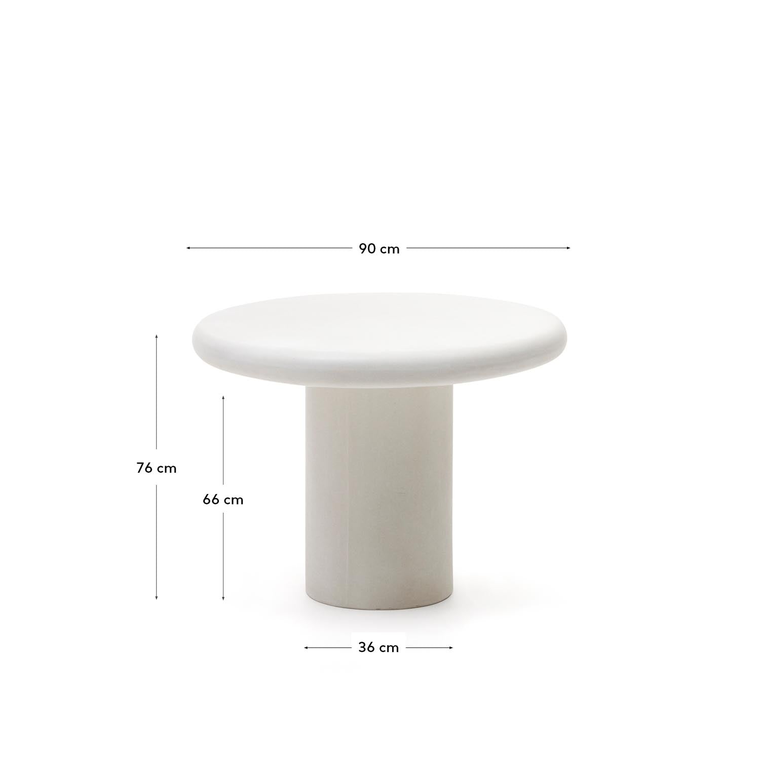 Moderner Addaia Tisch aus robustem weissem Zement, Ø 90 cm, perfekt für gesellige Stunden im Freien, pflegeleicht und stilvoll.