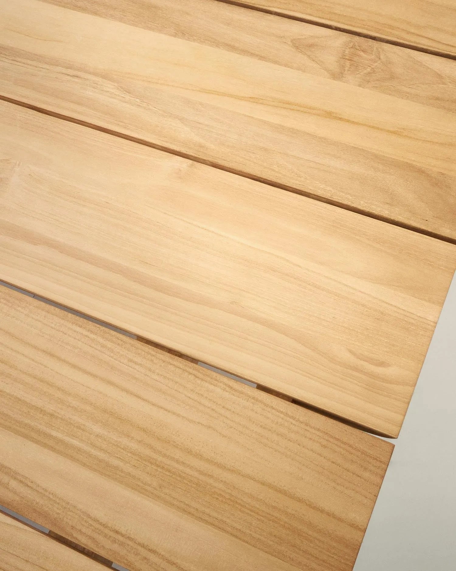 Massiver Icaro Tisch aus FSC-zertifiziertem Teakholz, 220x102 cm, von Kave Home. Nachhaltig, modern und ideal für Ihr Zuhause.