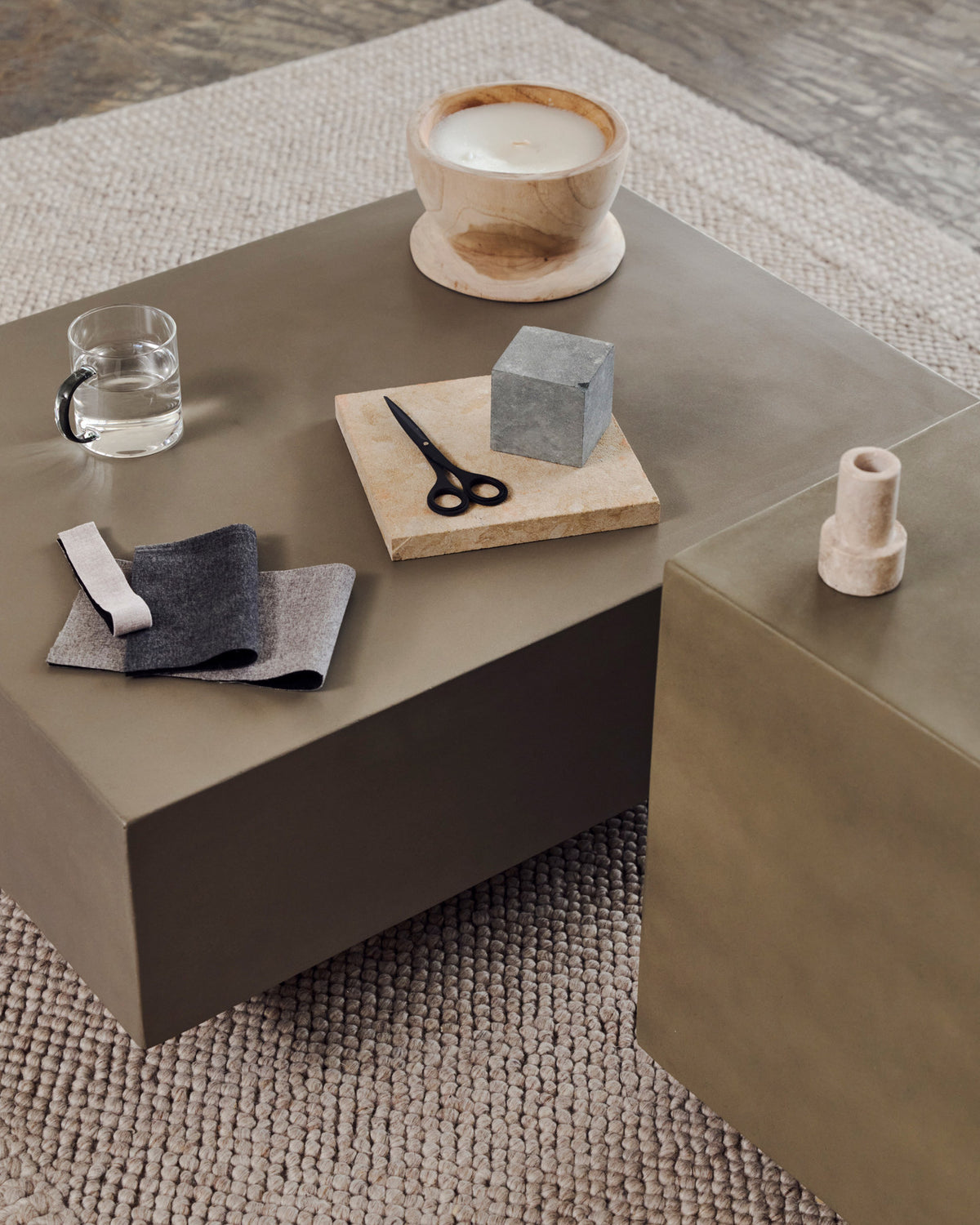 Rustella Couchtisch aus Zement 80 x 60 cm in Grau präsentiert im Onlineshop von KAQTU Design AG. Loungetisch ist von Kave Home