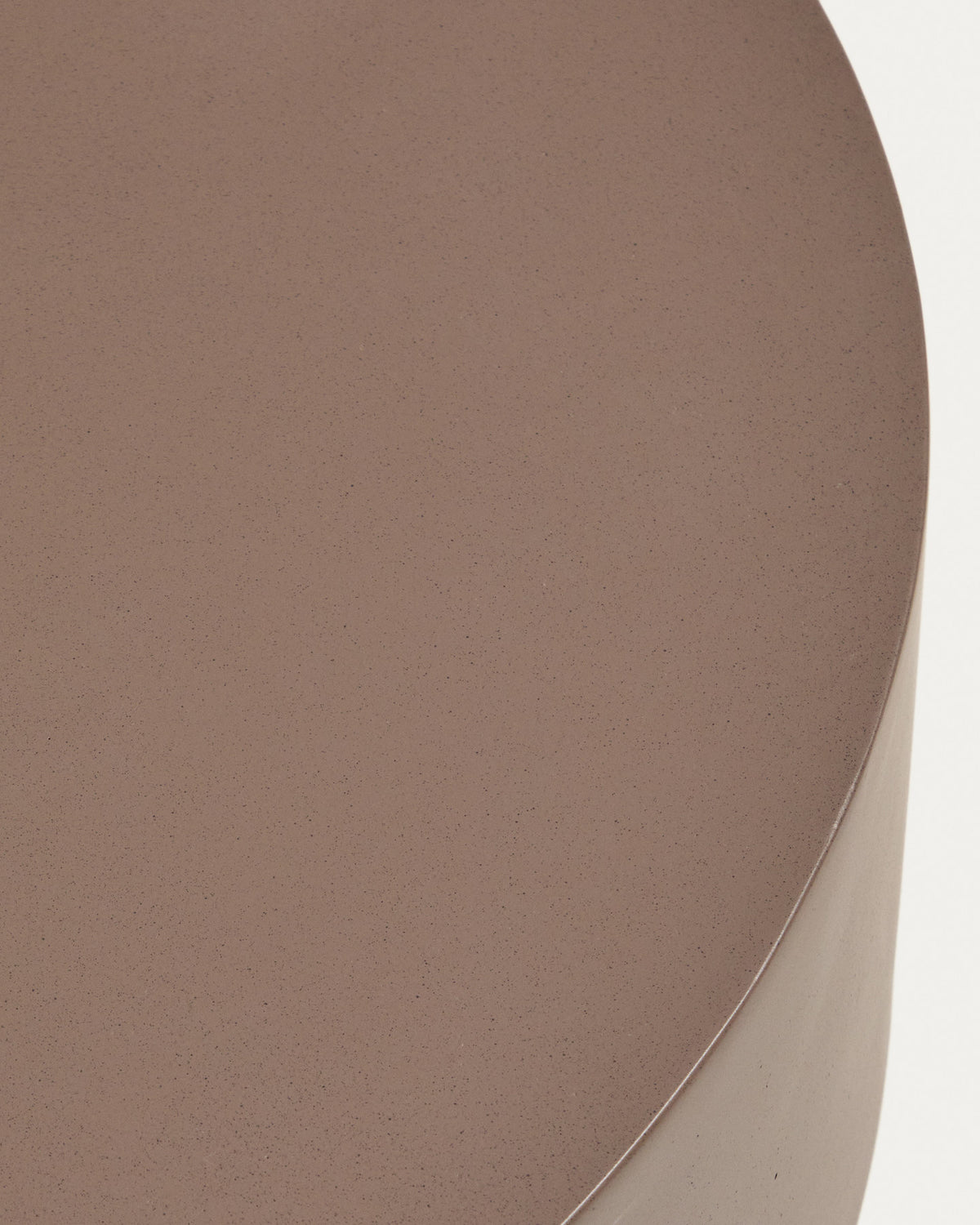 Couchtisch Garbet aus braunem Zement, Ø 80 cm in Braun, Dunkelbraun präsentiert im Onlineshop von KAQTU Design AG. Loungetisch ist von Kave Home