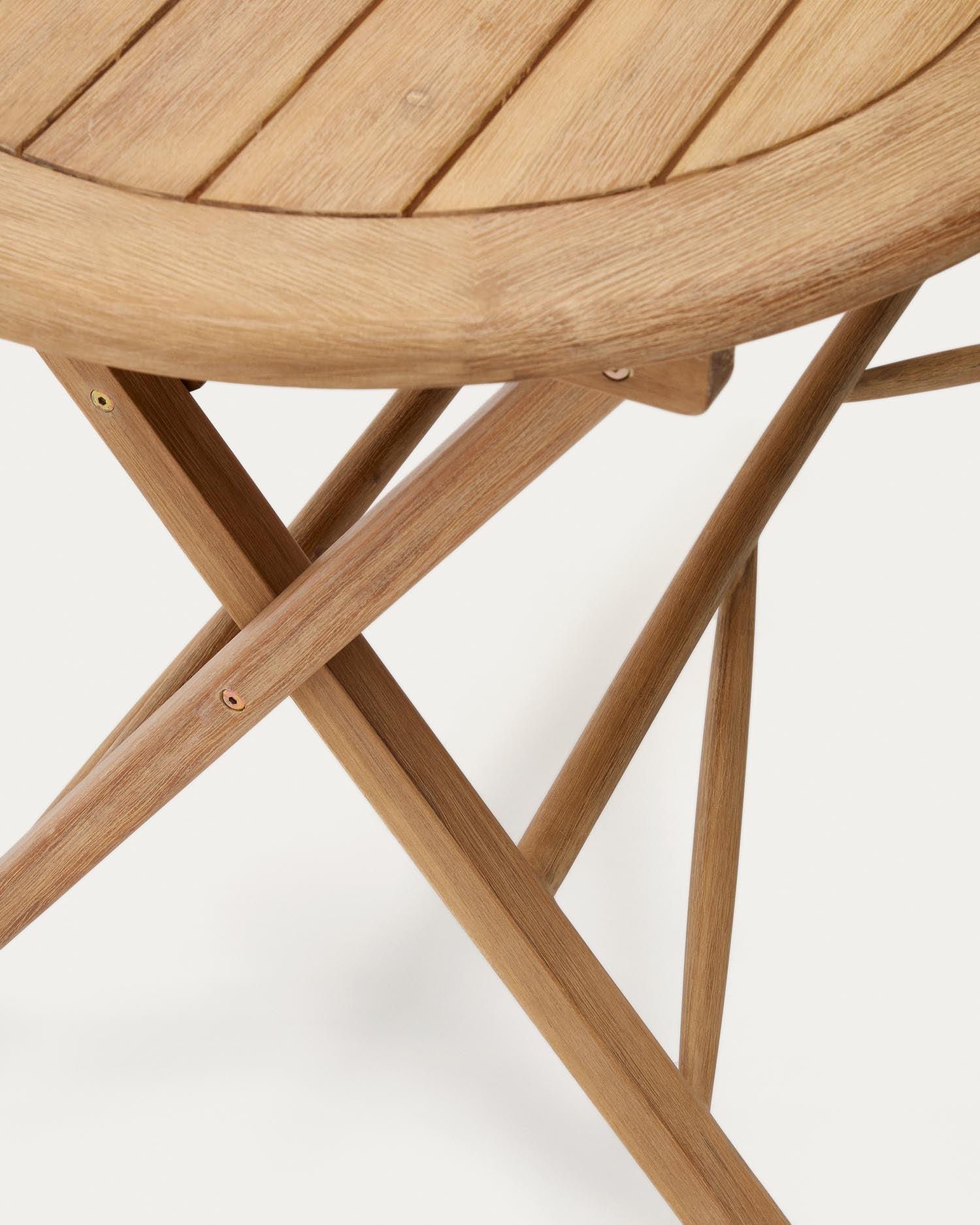 Klapptisch Dandara aus Akazienholz, Ø 120 x 60 cm, FSC-zertifiziert, in Naturoptik. Praktisch, stilvoll und nachhaltig.