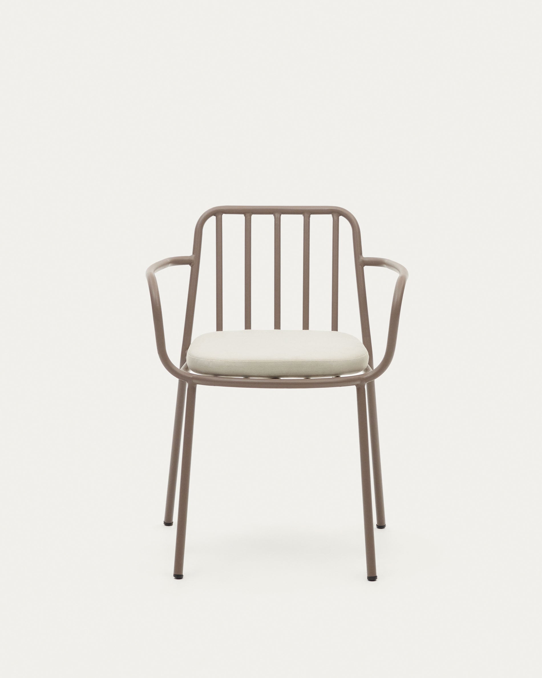 Stapelbarer Stuhl aus Stahl in Helllila von Kave Home, modern und funktional, perfekt für stilvolle Wohnräume.