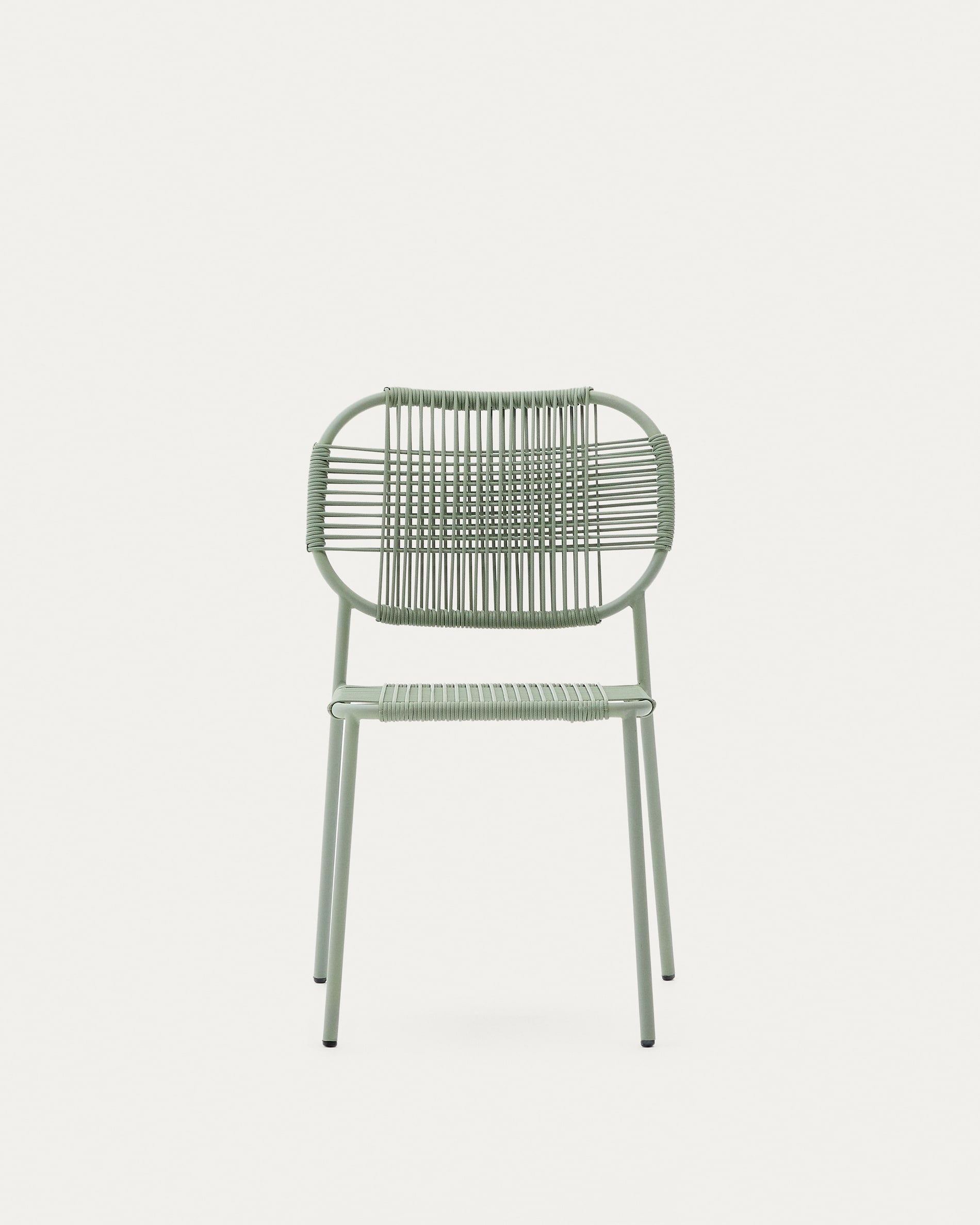 Stapelbarer Outdoor-Stuhl mit türkisfarbenem Seil und verzinktem Stahl, perfekt für Garten oder Terrasse, modern und langlebig.