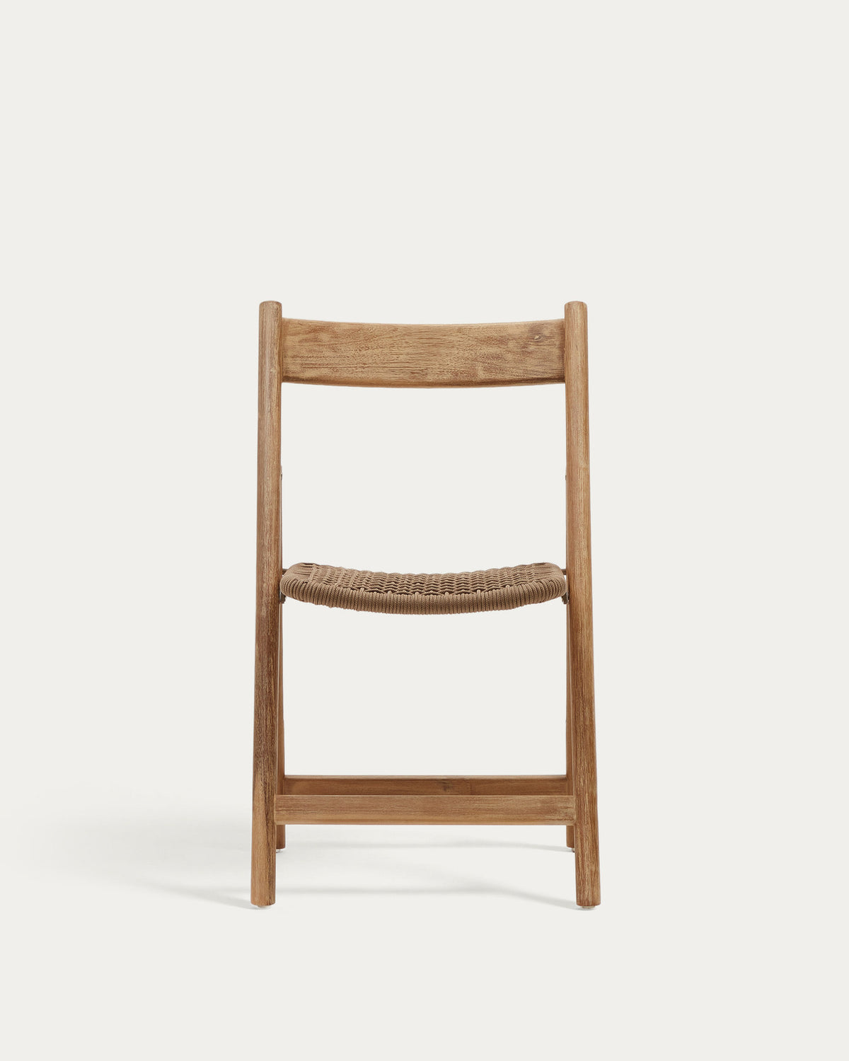 Klappstuhl Dandara aus Akazienmassivholz und einer Stahlstruktur mit geflochtener Sitzfläche in beige FSC 100% in Natur, Beige präsentiert im Onlineshop von KAQTU Design AG. Gartenstuhl ist von Kave Home
