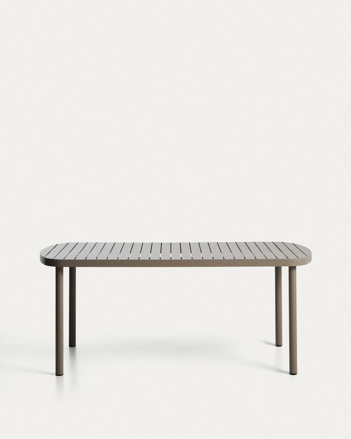 Outdoor-Tisch Joncols aus Aluminium mit taupefarbener Lackierung, 180 x 90 cm in Taupe präsentiert im Onlineshop von KAQTU Design AG. Gartentisch ist von Kave Home
