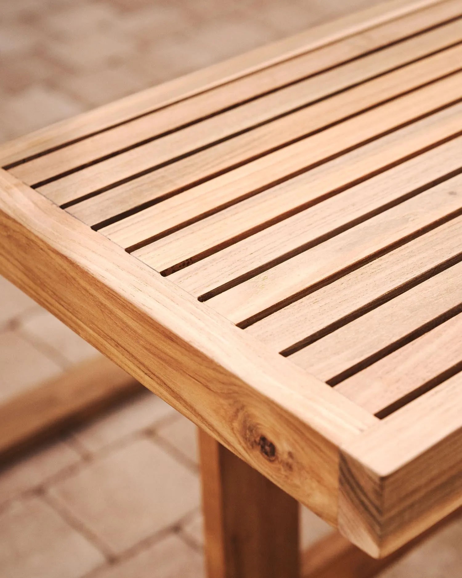 Canadell Bank aus recyceltem Teakholz, 130 cm, langlebig und umweltfreundlich, perfekt für den Außenbereich.