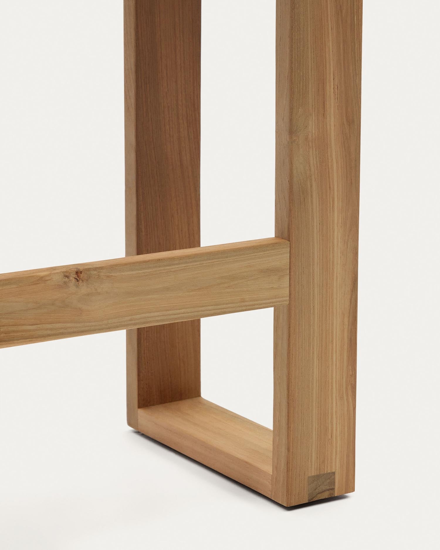Hochwertige Outdoor-Bank aus recyceltem Teakholz, 130 cm, robust, nachhaltig und ideal für Garten oder Terrasse.