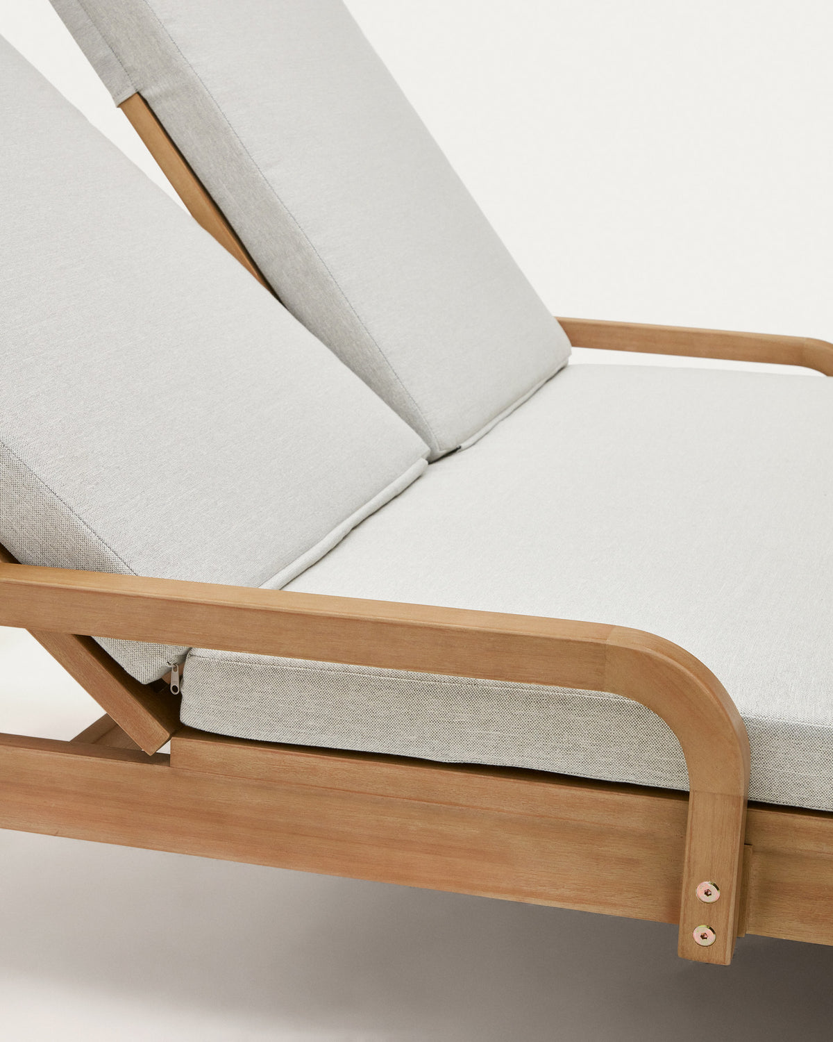 Sonsaura Doppelliege aus massivem Eukalyptusholz FSC 100% in Natur, Grau präsentiert im Onlineshop von KAQTU Design AG. Lounge Sofa ist von Kave Home