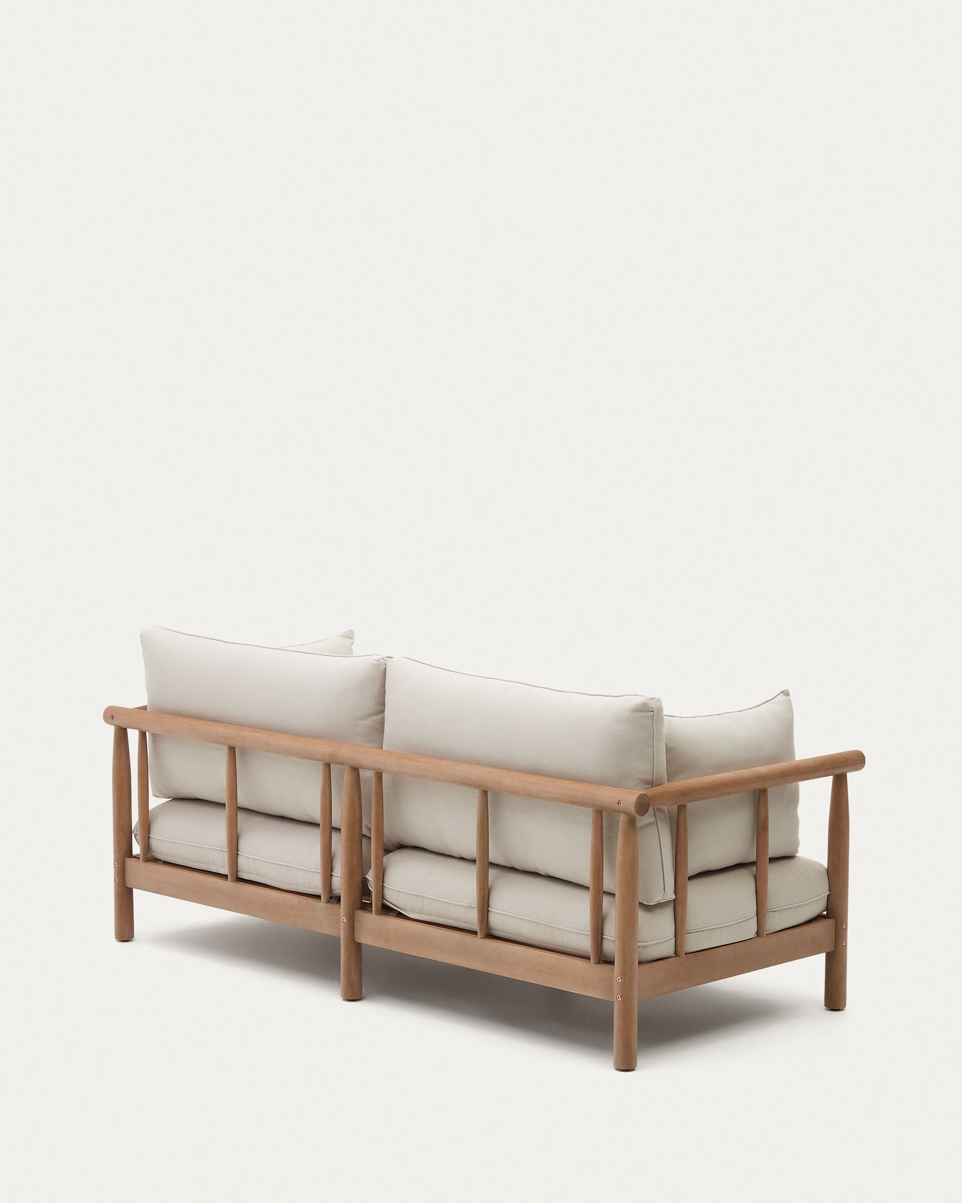 Das Sacova 2-Sitzer-Sofa aus FSC-zertifiziertem Eukalyptusholz bietet stilvolles Design und nachhaltigen Komfort für Ihr Zuhause.
