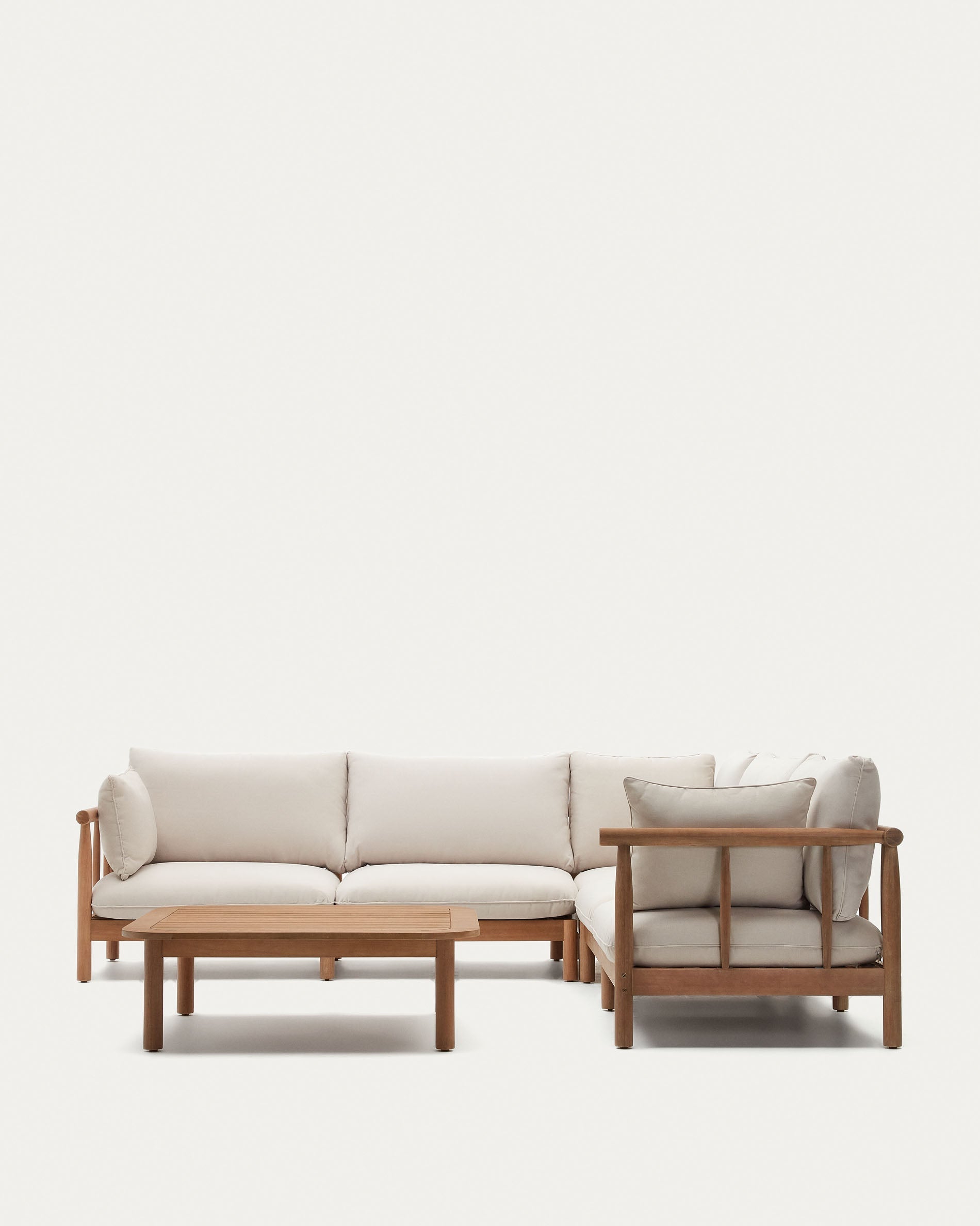 Elegantes Sacova Set: 5-Sitzer-Ecksofa und Couchtisch aus FSC-zertifiziertem Eukalyptusholz, ideal für stilvolle Außenbereiche.