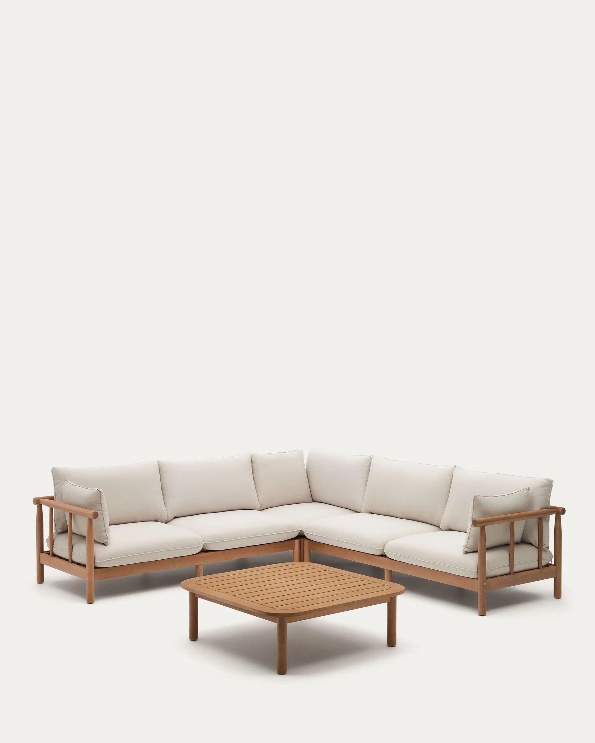 Elegantes Sacova Set: 5-Sitzer-Ecksofa und Couchtisch aus FSC-zertifiziertem Eukalyptusholz, perfekt für nachhaltige Outdoor-Bereiche.