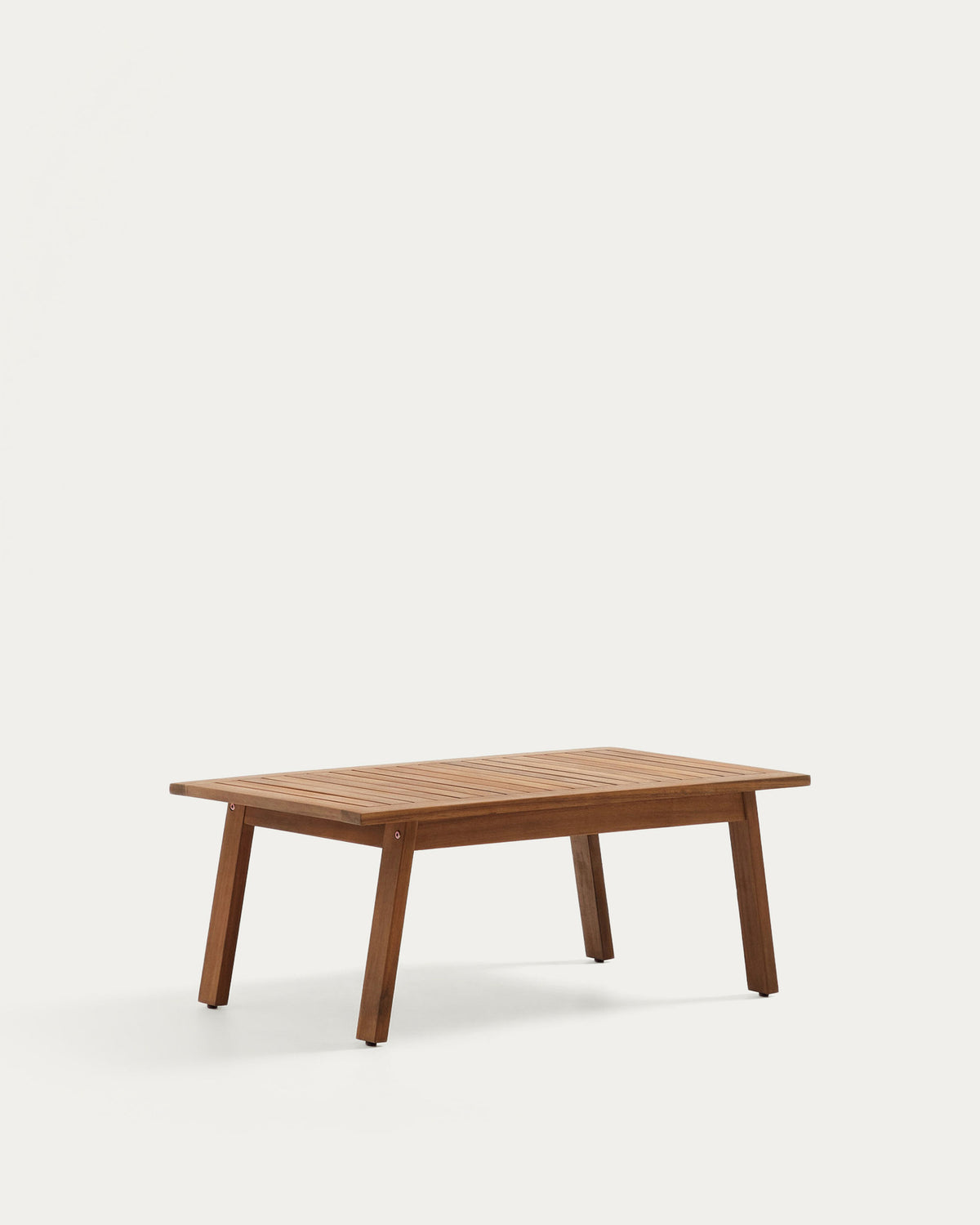 Frares Set aus 2-Sitzer-Sofa, 2 Sesseln und Couchtisch massives Akazienholz FSC 100% in Natur präsentiert im Onlineshop von KAQTU Design AG. Loungeset ist von Kave Home