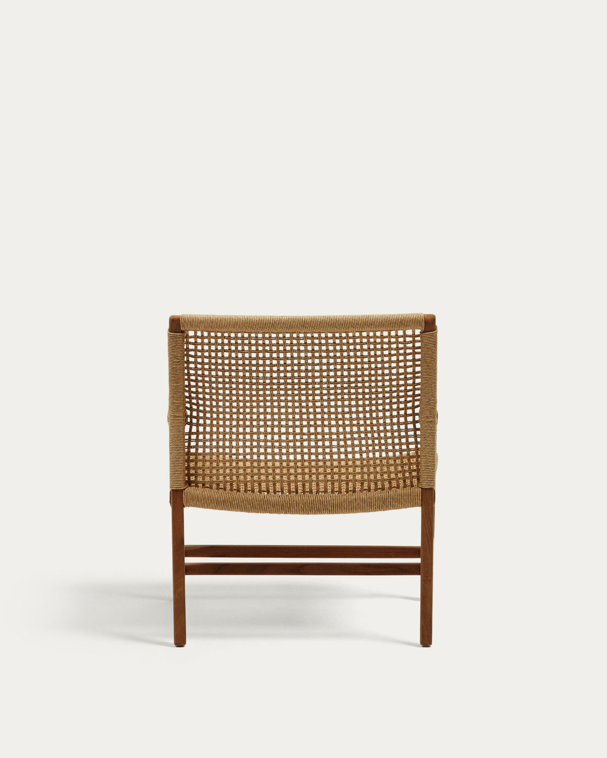 Sabolla Sessel aus massivem Teakholz in Natur präsentiert im Onlineshop von KAQTU Design AG. Outdoor-Sessel mit Armlehnen ist von Kave Home